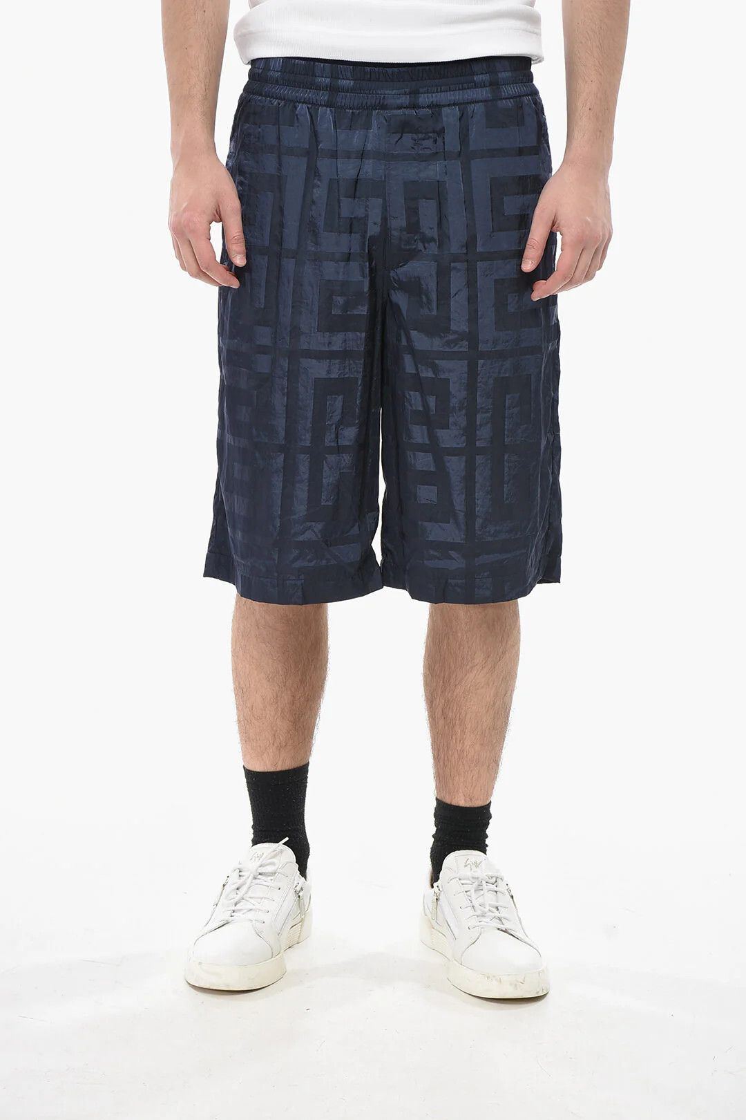 Givenchy og1mm0326 Monogram Short in Blue Size US 28 / EU 44 - 1 Thumbnail