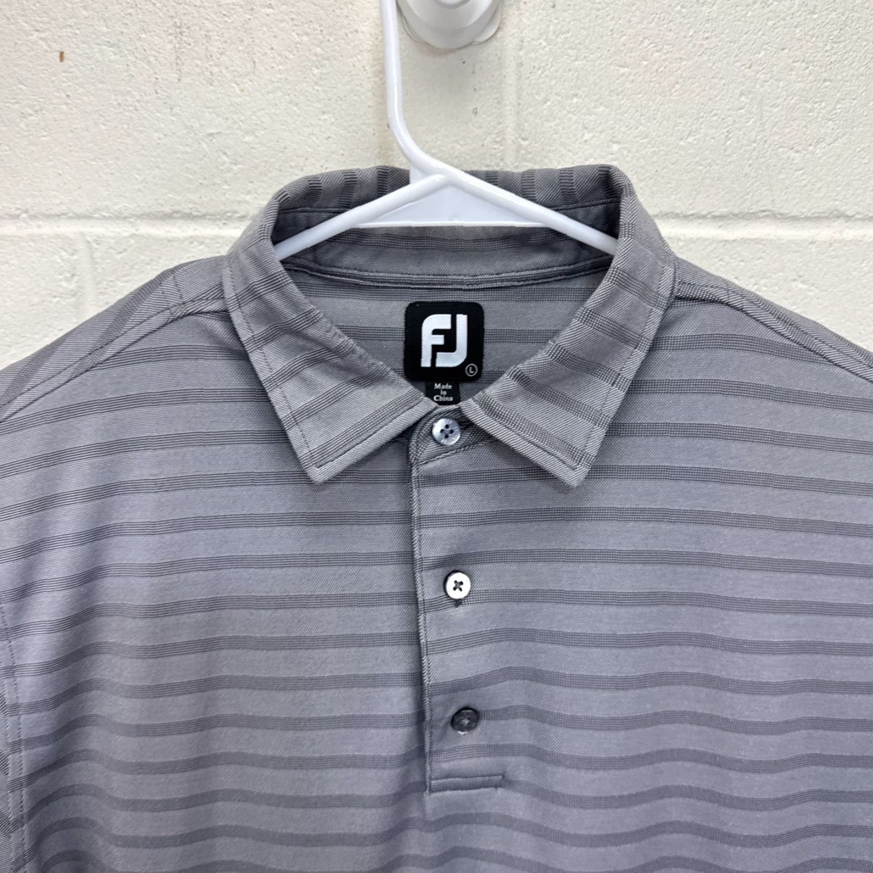 Footjoy FootJoy Gray Striped Short Sleeve Polo Shirt Men’s L Polyester Spandex Breathable Stretch Golf Polo Shirt Casual Activewear Logo Size US L / EU 52-54 / 3 - 3 Thumbnail