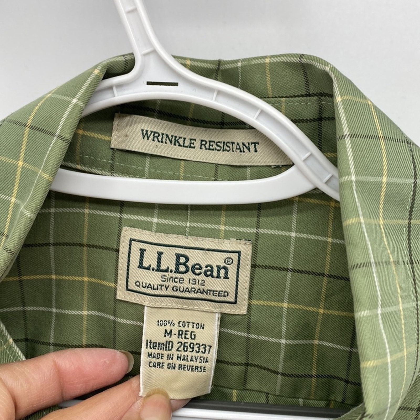 L.L. Bean L.L. Bean wrinkle resistant 100% cotton button down size M Size US M / EU 48-50 / 2 - 3 Thumbnail