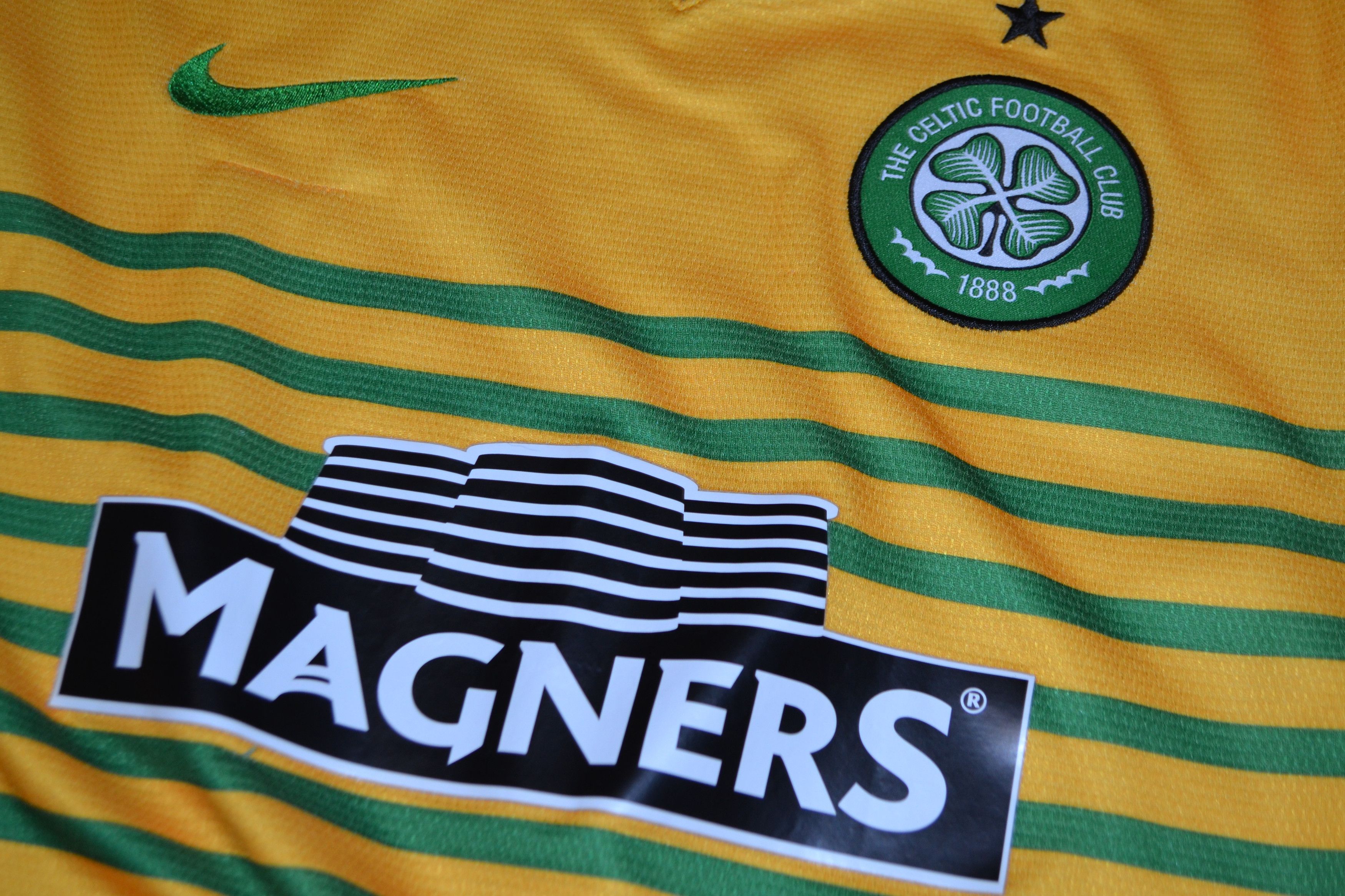 Nike Celtic Away Kit 2013 2014 Football Shirt Soccer Jersey Size US S / EU 44-46 / 1 - 4 Thumbnail