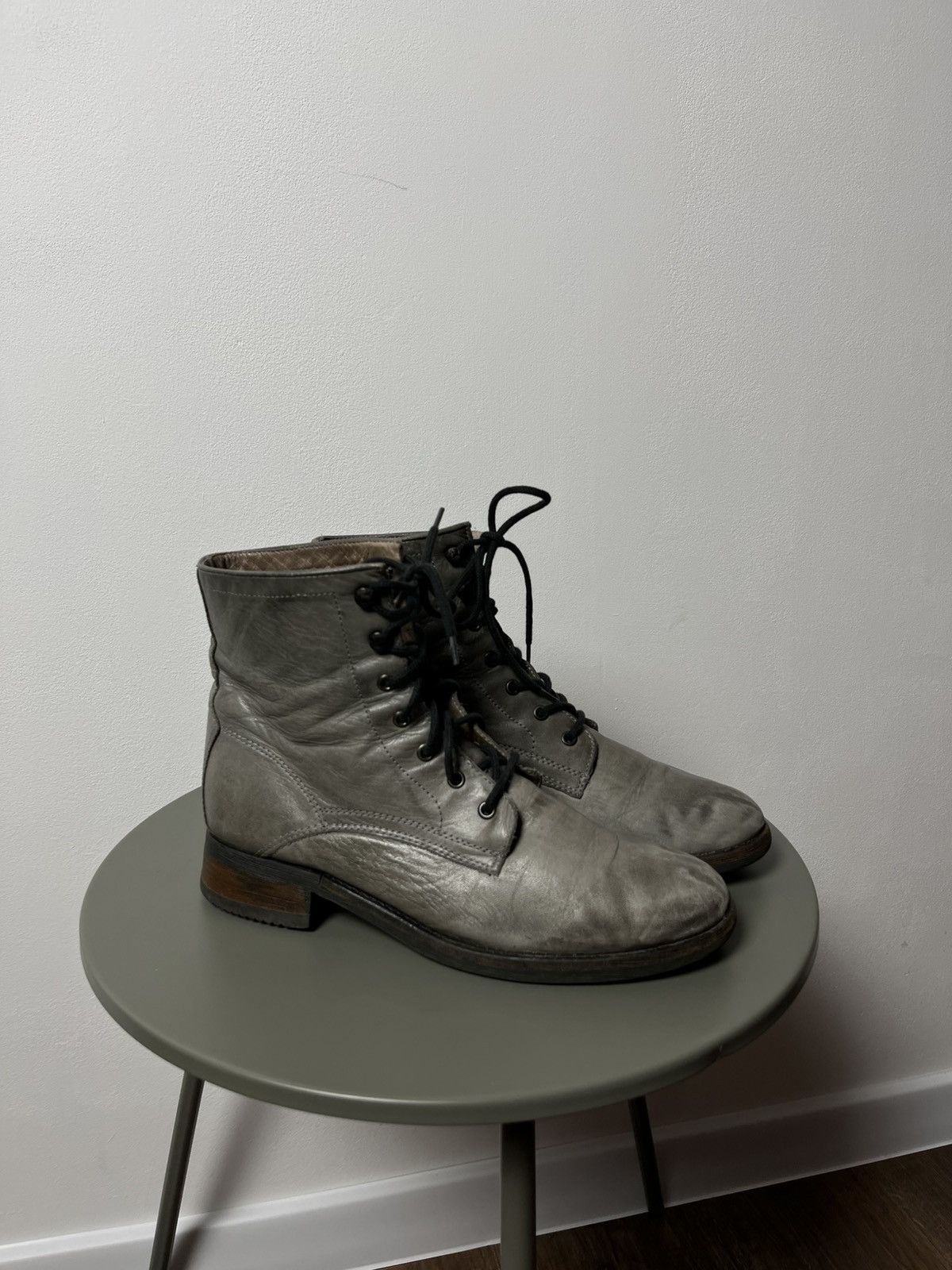 Japanese Brand × Vintage Buffalo Women’s Distressed Gray Leather Boots EU 40 / US 9 Size US 9 / IT 39 - 2 Thumbnail