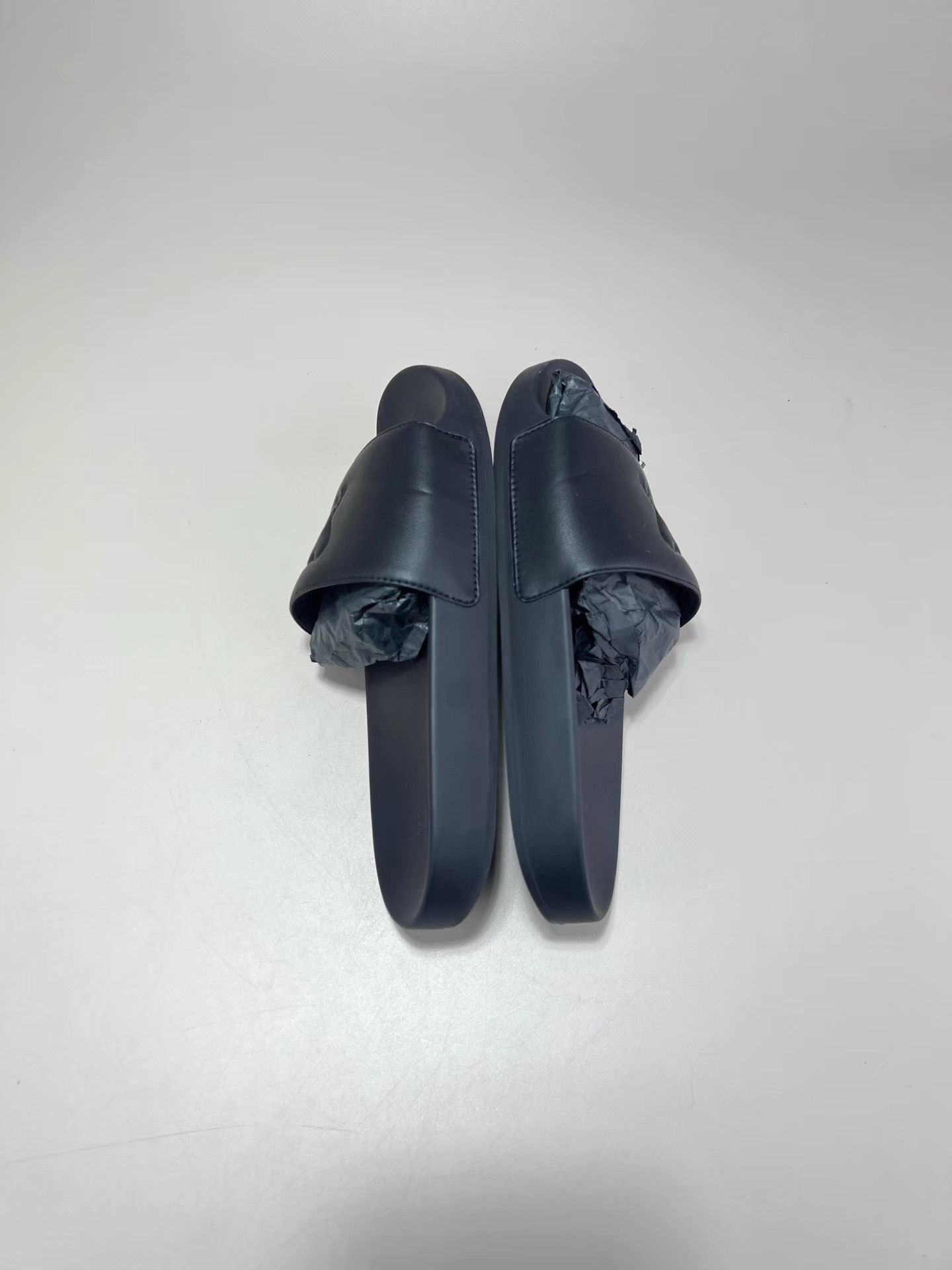 AMI AMI Black Heart Embossed Slide Sandals Size US 7 / IT 37 - 3 Thumbnail