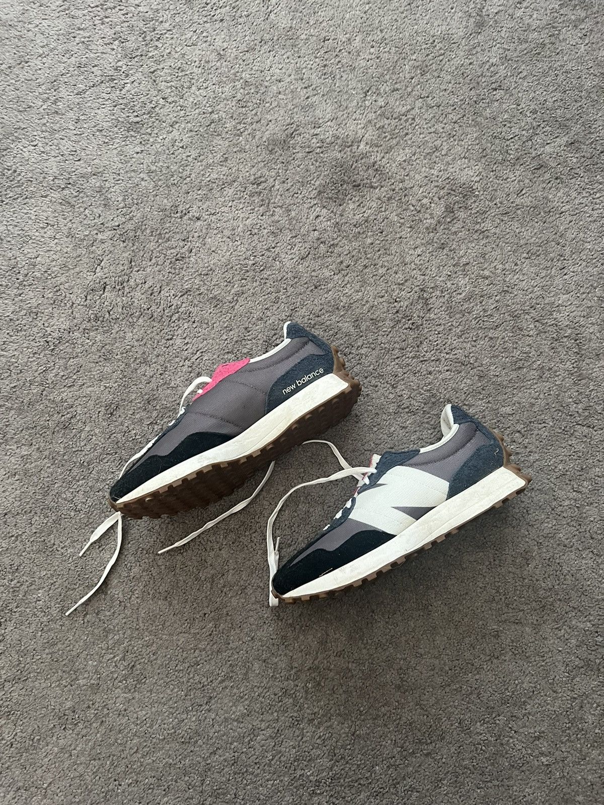 New Balance New Balance 327 size 9.5 Size US 9.5 / EU 42-43 - 3 Thumbnail