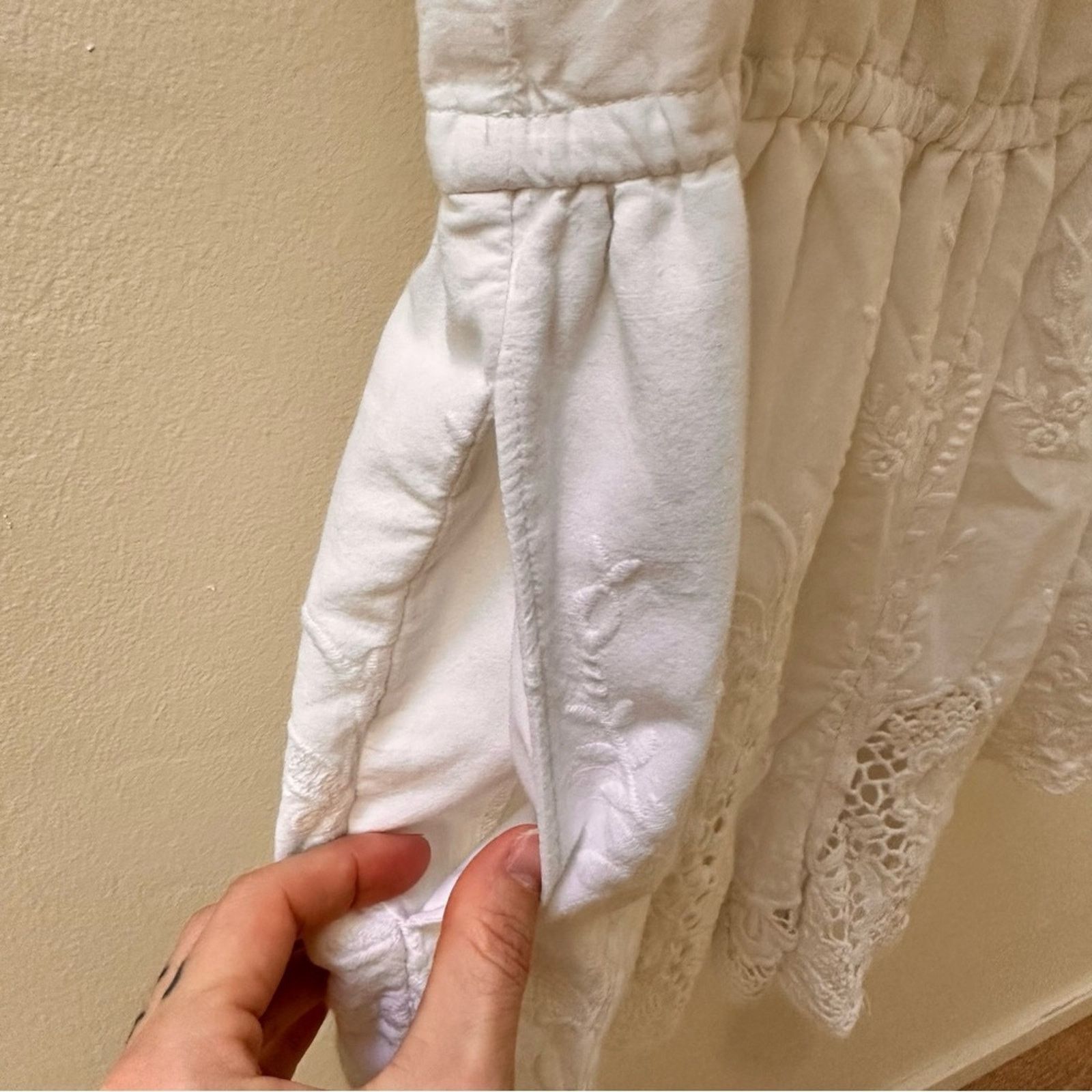 Abercrombie & Fitch Abercrombie & Fitch White Eyelet Off Shoulder Romper Size M Size 27" / US 4 / IT 40 - 4 Thumbnail