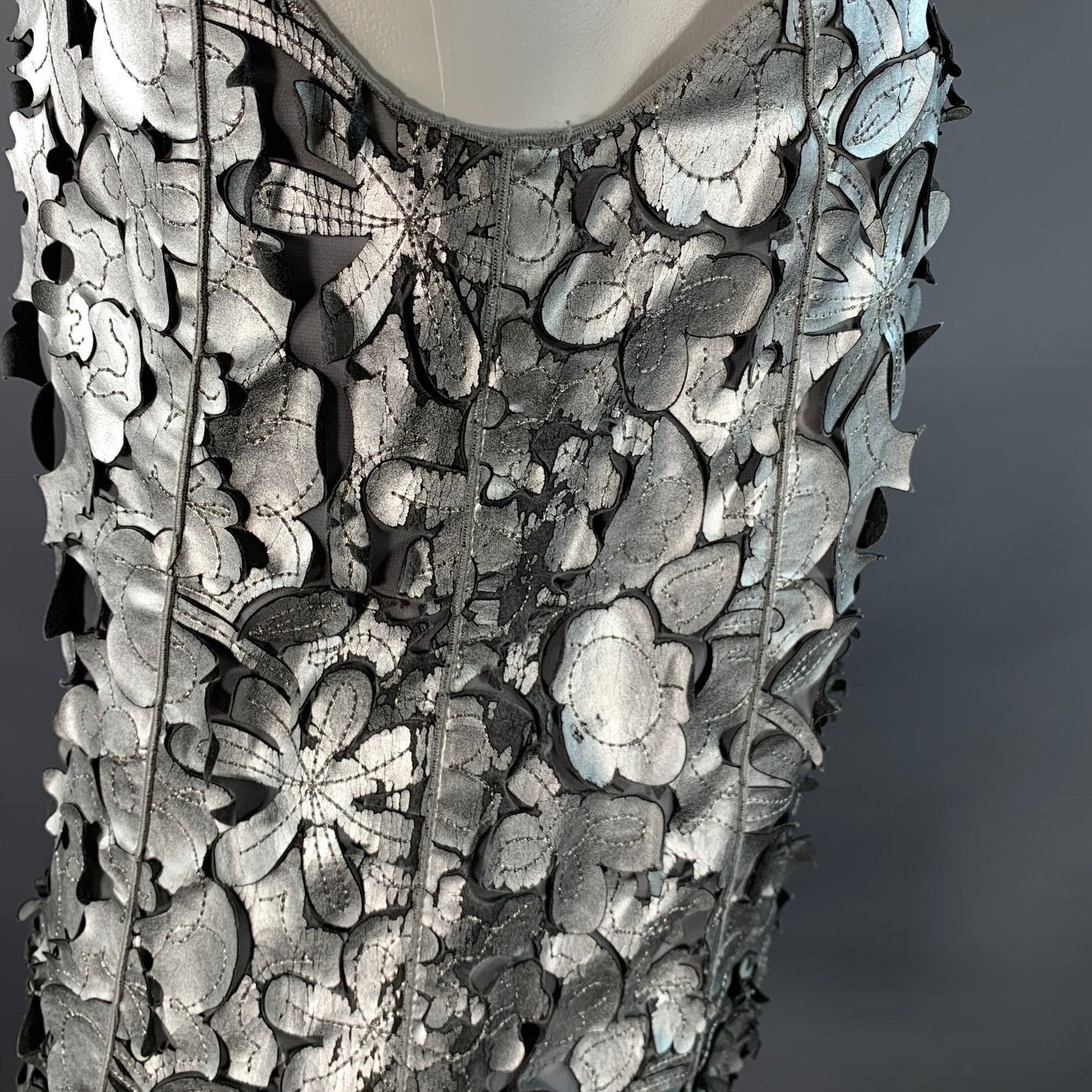 Marc Jacobs Silver Grey Leather Floral Cut Out Sleeveless Dress Top Size XS / US 0-2 / IT 36-38 - 9 Thumbnail