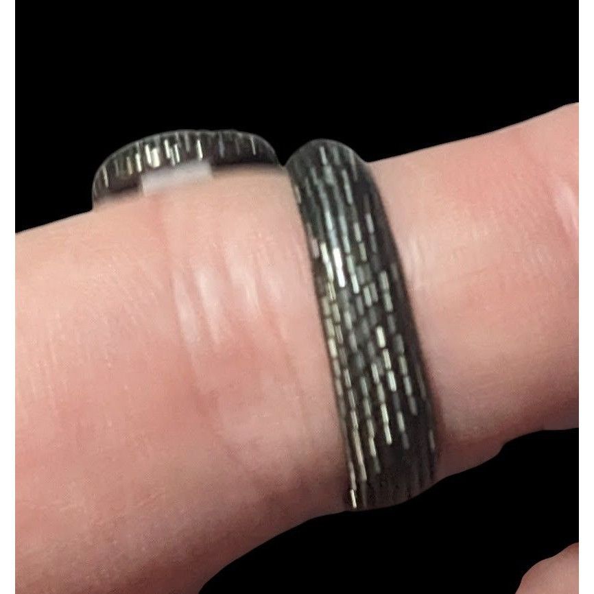 Other Gothic Gunmetal Tone Textured Snake Ring Size 5 1/2 Size ONE SIZE - 6 Thumbnail