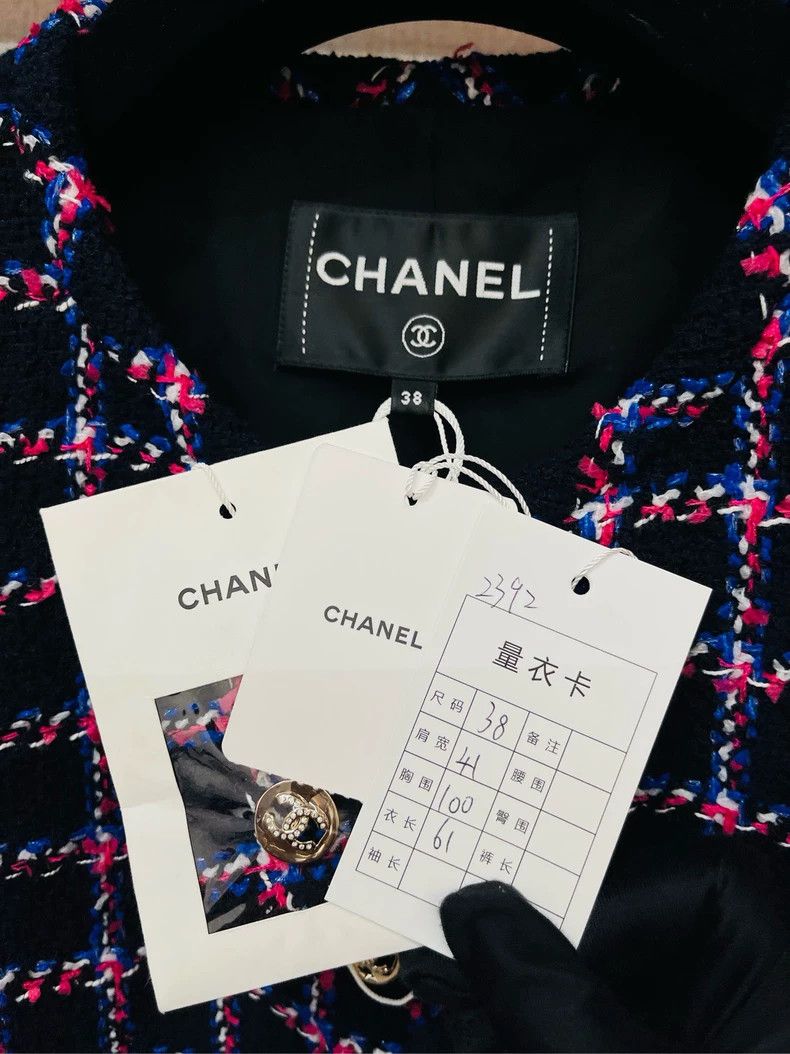 Chanel Chanel 24p purple plaid rhinestone buckle tweed jacket 2504 Size XS / US 0-2 / IT 36-38 - 2 Thumbnail