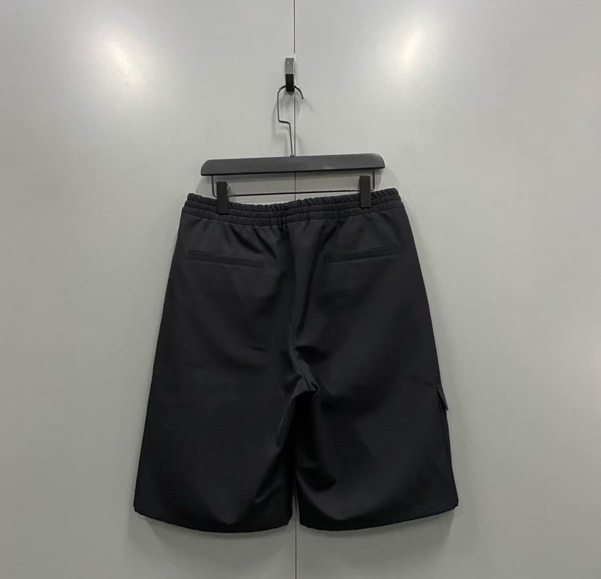 Prada Prada Black Triangle Logo Shorts J41 Size US 32 / EU 48 - 2 Thumbnail