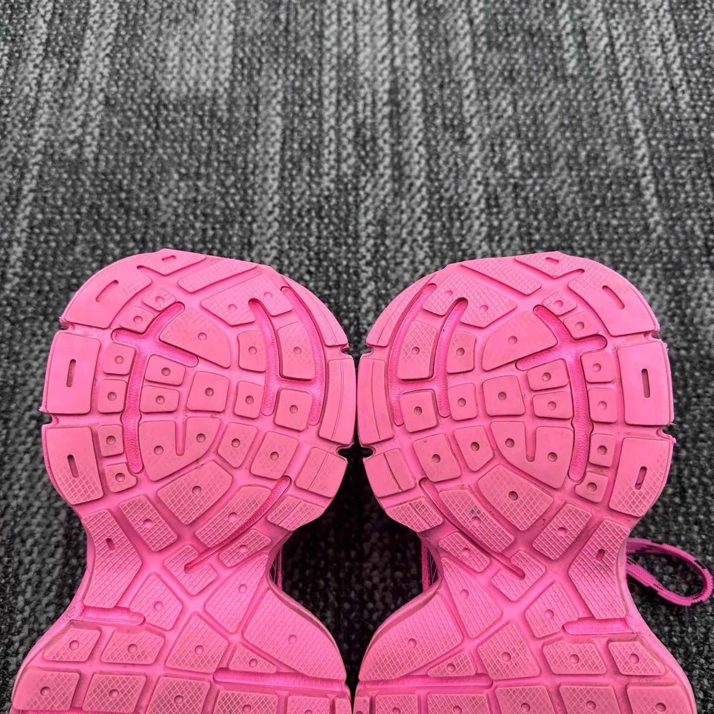 Balenciaga Balenciaga 3XL Distressed Dad Sneaker Pink 37 Size US 7 / IT 37 - 7 Thumbnail
