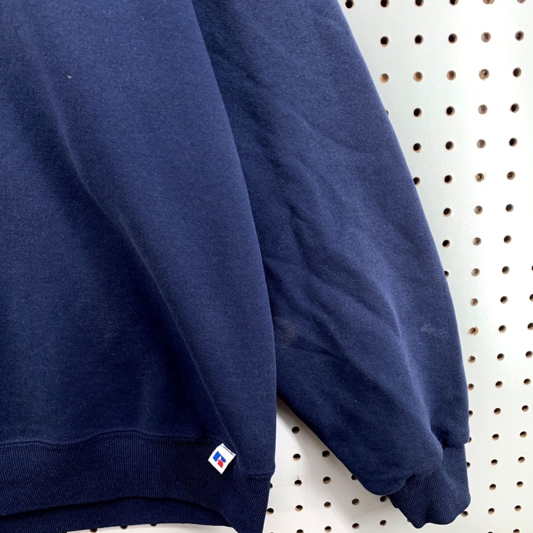 Russell Athletic VINTAGE Russell Athletic Sweatshirt Crewneck XL Navy Blue Mens 90s Distress Cotton Crew Neck Sweatshirt Size US XL / EU 56 / 4 - 2 Thumbnail