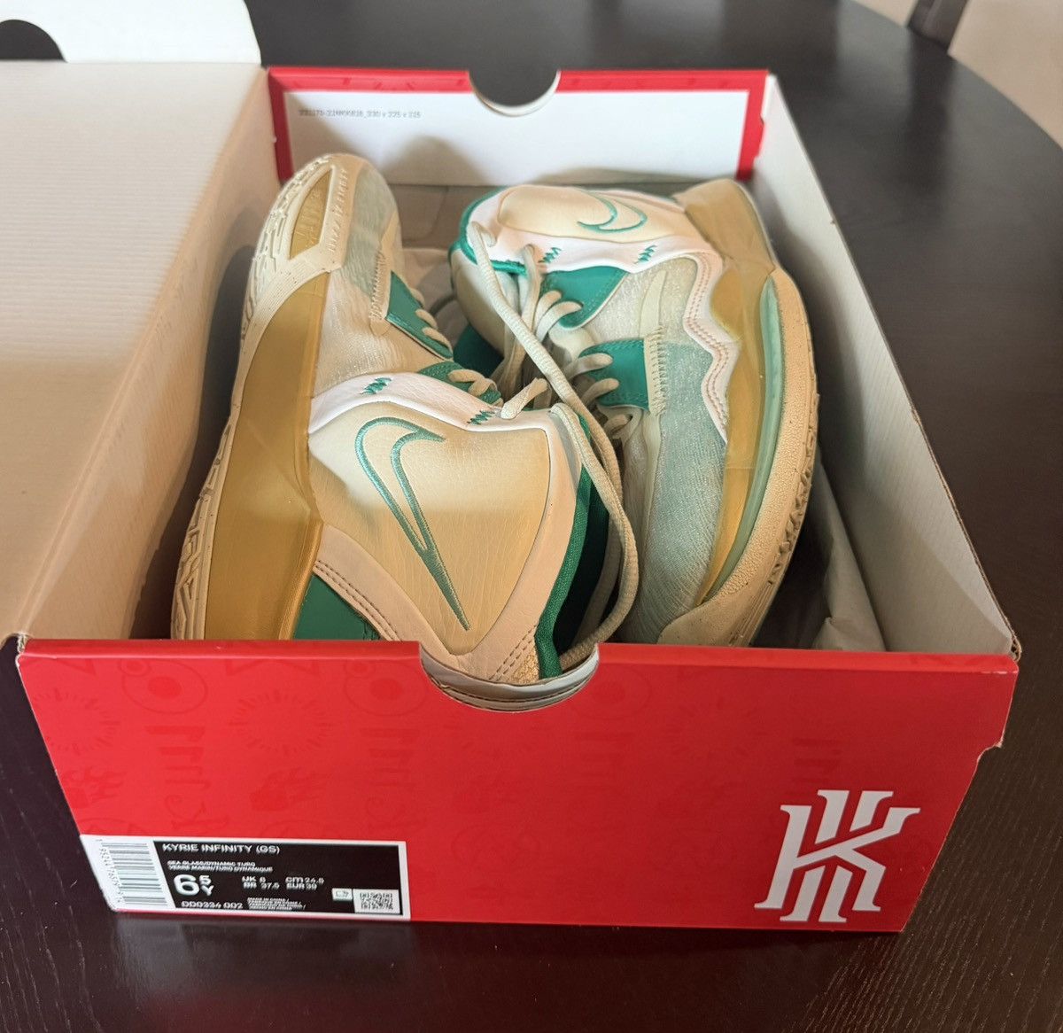 Nike Nike Kyrie Infinity GS Size US 6.5 / EU 39-40 - 1 Thumbnail