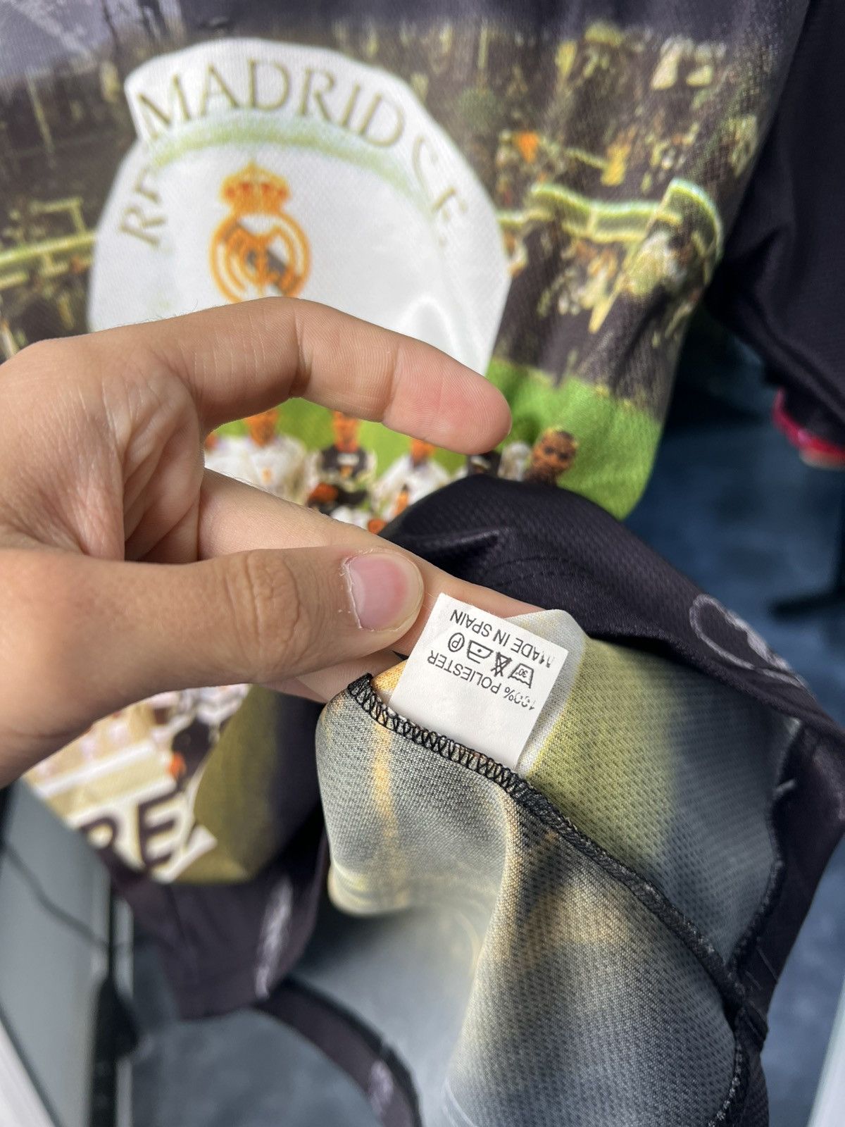 Vintage Real Madrid 97/98 Vintage Home Shirt #7–Spain Copa de Europa Size US S / EU 44-46 / 1 - 15 Thumbnail