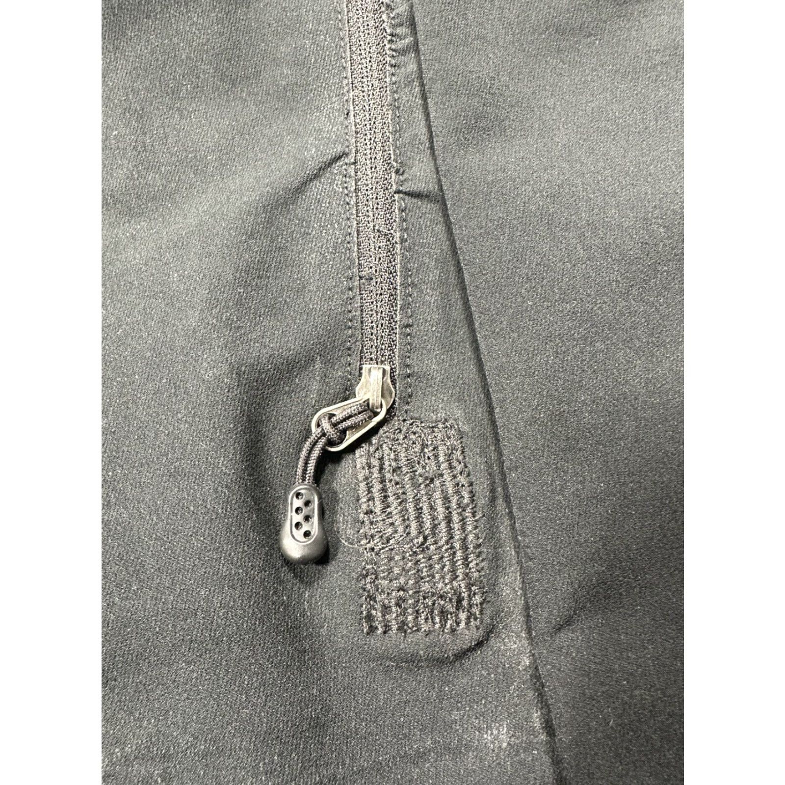 Patagonia VINTAGE Patagonia Jacket Women’s S Black Nylon Polyester Logo Pockets Outdoors Velvety? Size S / US 4 / IT 40 - 3 Thumbnail