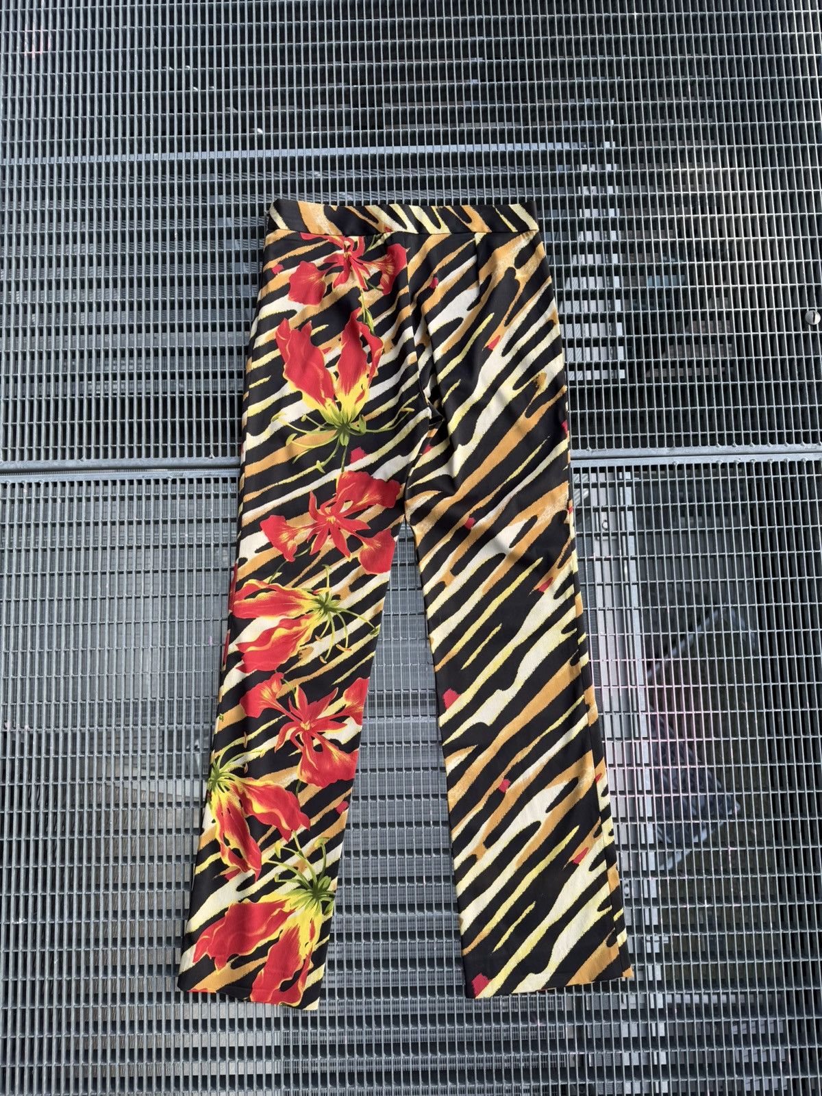 Versace Jeans Couture Vintage 00s Versace Jeans Couture Floral Pants Size 27" / US 4 / IT 40 - 8 Thumbnail
