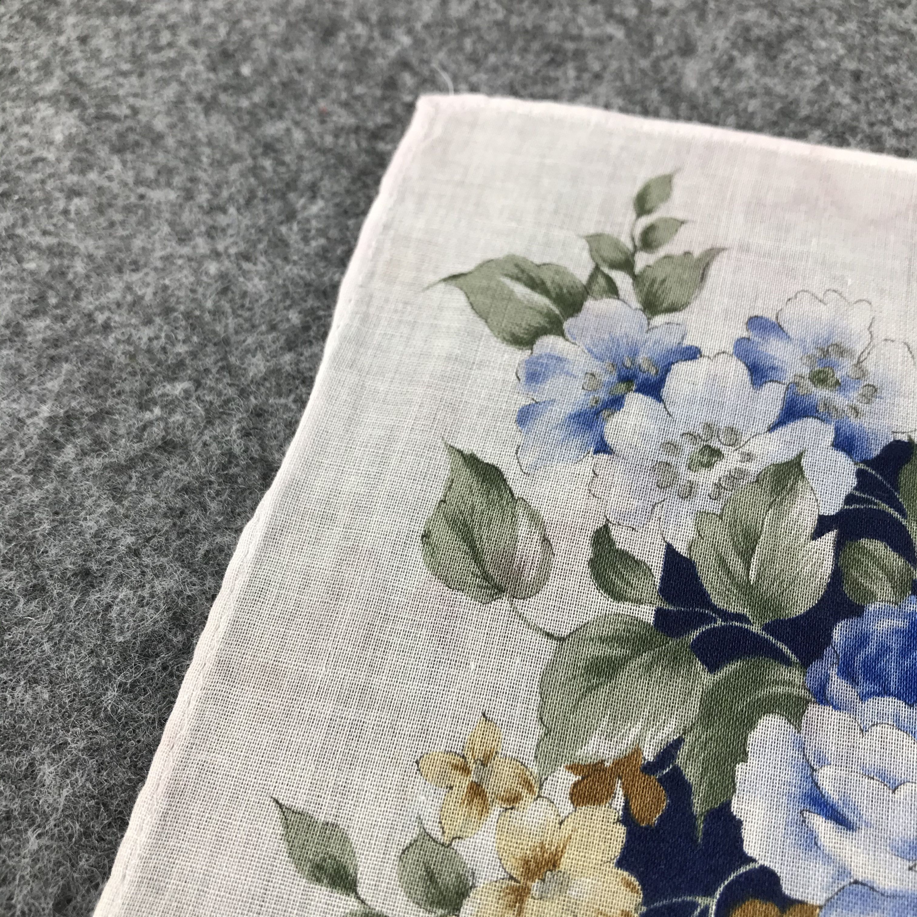 Yves Saint Laurent YSL Floral Handkerchief Neckerchief Bandana H407 Size ONE SIZE - 8 Thumbnail