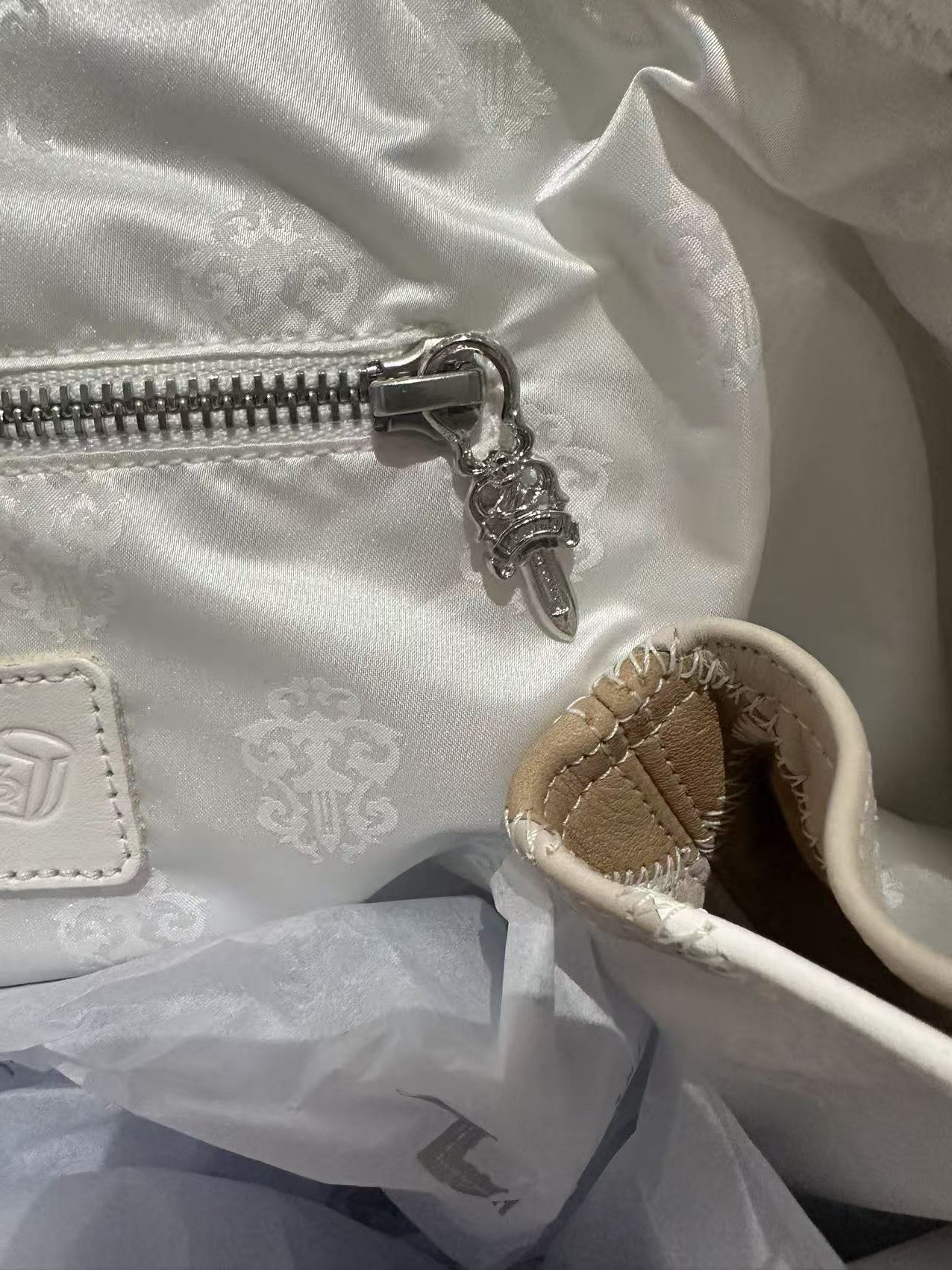 Chrome Hearts Chrome Hearts Art Basel VIC Exclusive Vine Heart Tote Bag Size ONE SIZE - 8 Thumbnail