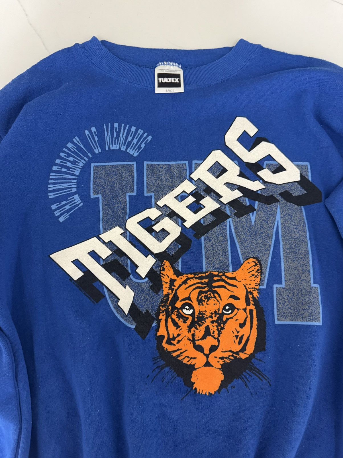 Tultex Vintage University of Memphis Tigers crewneck sweatshirt Size US L / EU 52-54 / 3 - 1 Thumbnail