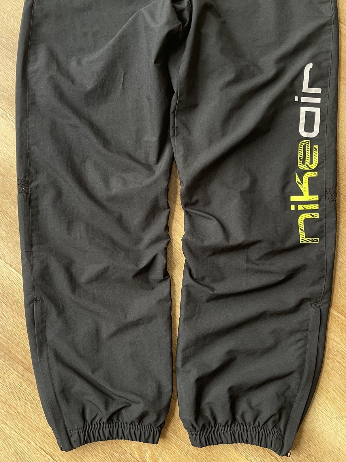 Nike Vintage Nike Air Logo Baggy Parachute Track Pants Size S Size US 34 / EU 50 - 10 Thumbnail