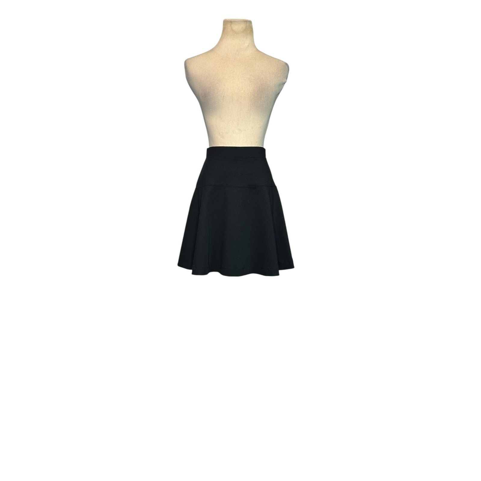 Old Navy Old Navy black pull on A line mini skirt size Small Size 30" / US 8 / IT 44 - 1 Thumbnail