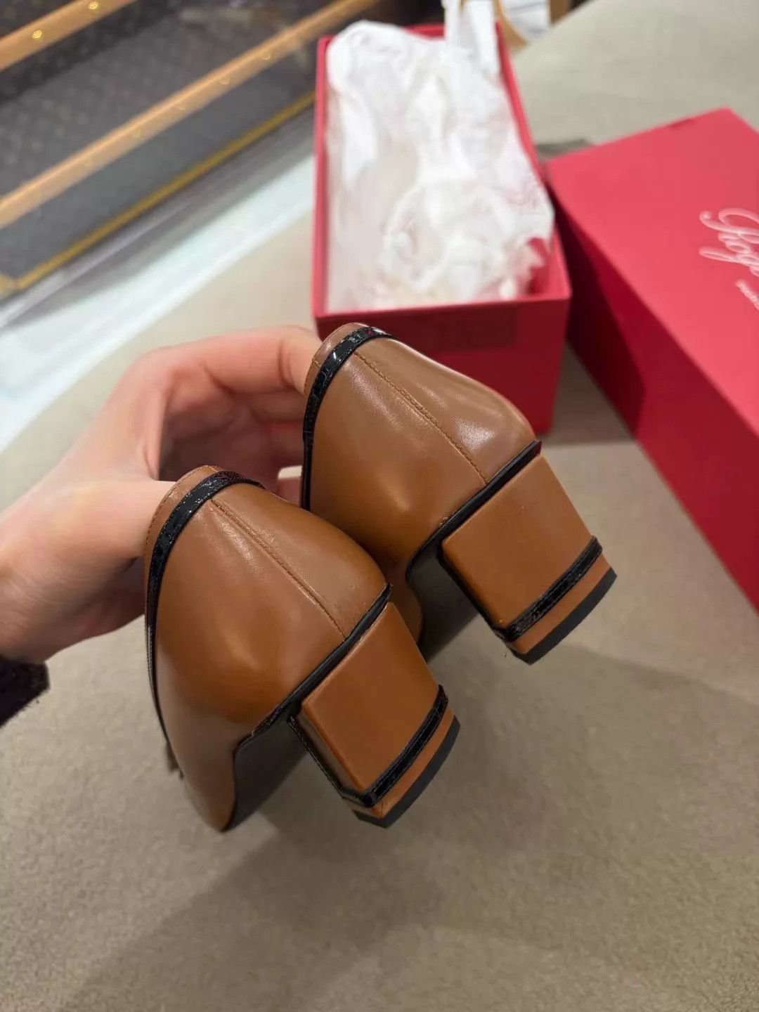 Roger Vivier RV Classic Brown Lamb Block Heel Pump 99 Box EU35 Size US 4.5 / IT 34.5 - 3 Thumbnail