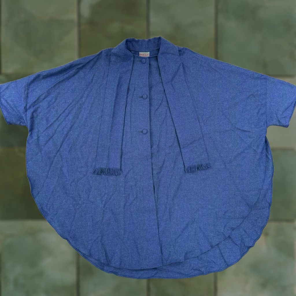 Vintage VINTAGE Triona Design Donegal Shawl Women’s One Size Blue Wool Cape Wrap Ireland Shawl/Wrap Bohemian Festival Button Closure Womens Size ONE SIZE - 1 Thumbnail