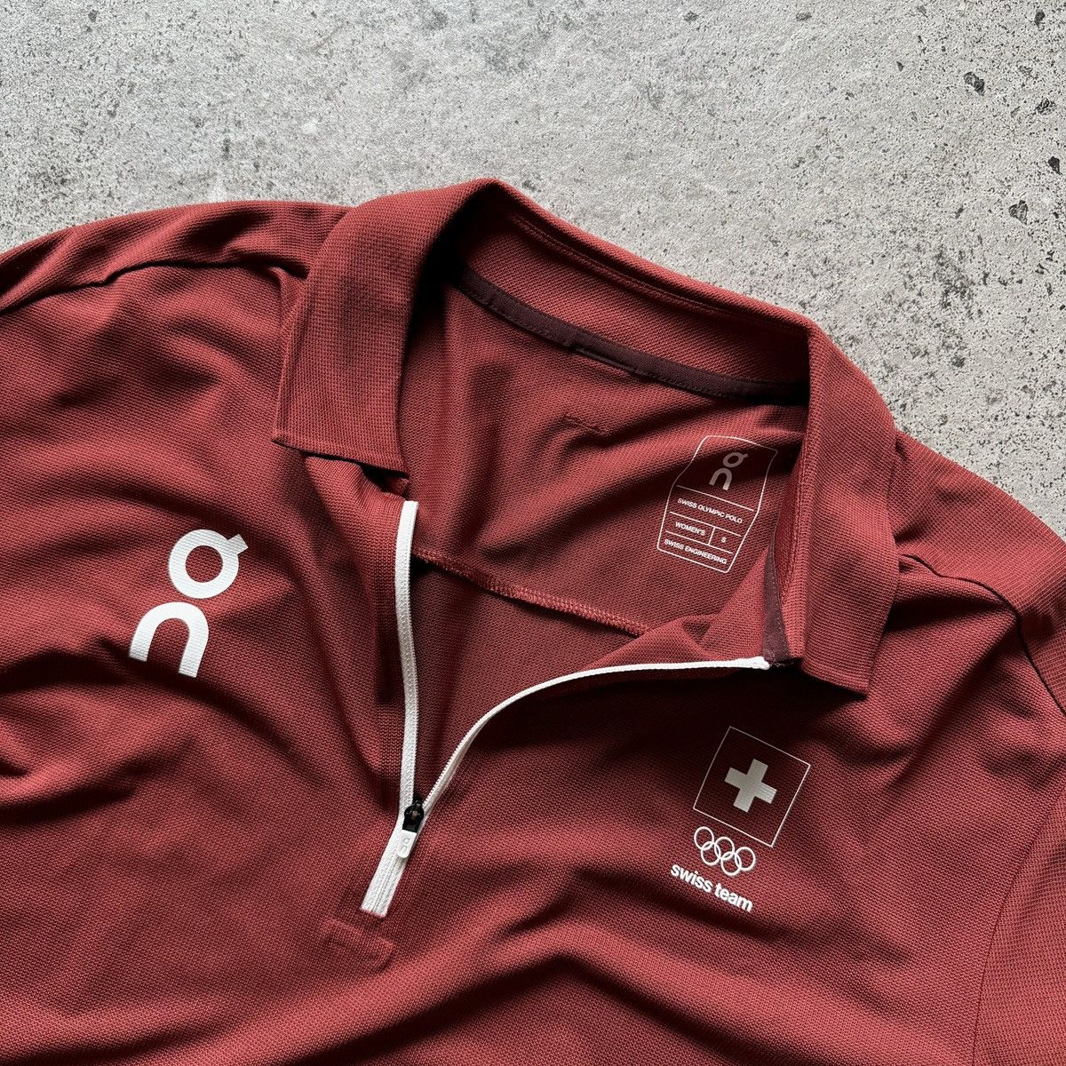 On ON Cloud OC Womens Swiss Olympic Team Quarter Zip Polo Shirt Size S / US 4 / IT 40 - 3 Thumbnail