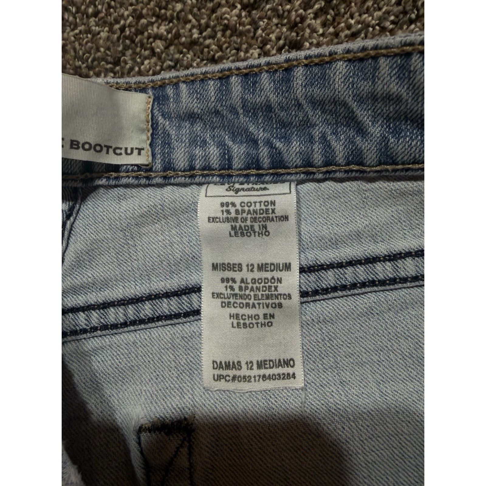 Levi's Levi's Jeans Bootcut Mid Women's Size 12 Blue Denim Light Wash 5-Pocket Stretch Slim Rise Mid (8.5-10.5 in) Jeans Mens? No Wait. End. Size 34" / US 12 / IT 48 - 4 Thumbnail