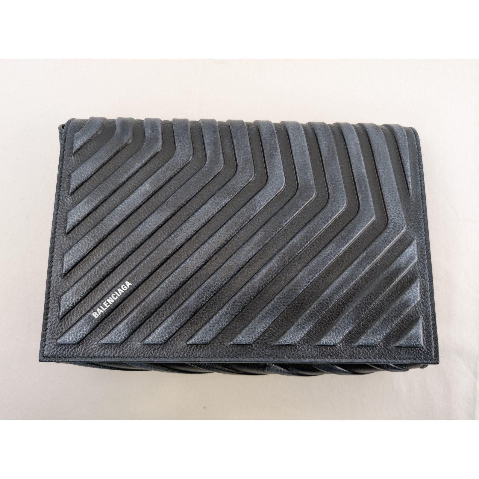 Balenciaga o1rshd1 Size: OS / Car Flap Bag with Strap Black/ White Dirt Size ONE SIZE - 3 Thumbnail
