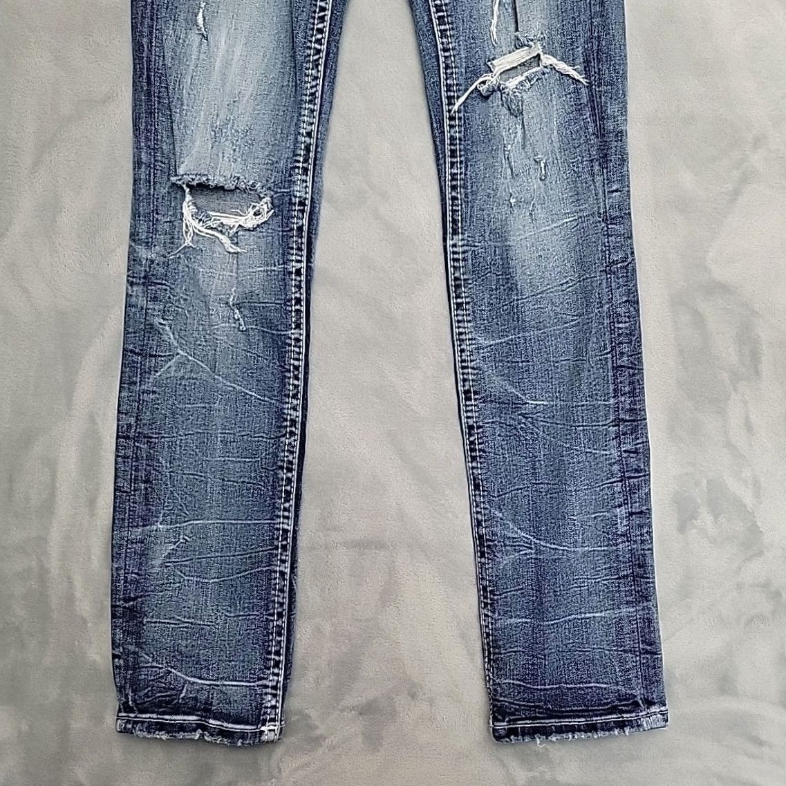 Vintage VINTAGE Rock Revival Jeans SZ 26 Faded Whiskered Distressed Denim Taye Straight Stretch Women Blue Pocket Design 5-Pocket Cowboy Mens Womens Girls Size 26" / US 2 / IT 38 - 2 Thumbnail