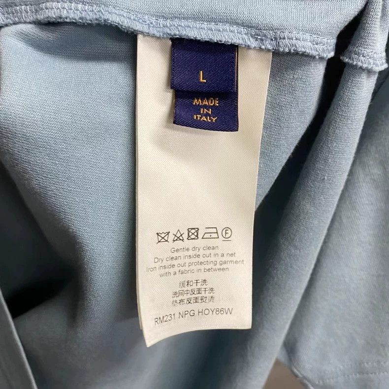 Louis Vuitton louis vuitton 23 latest blue embroidered tool logo short sl Size US L / EU 52-54 / 3 - 5 Thumbnail