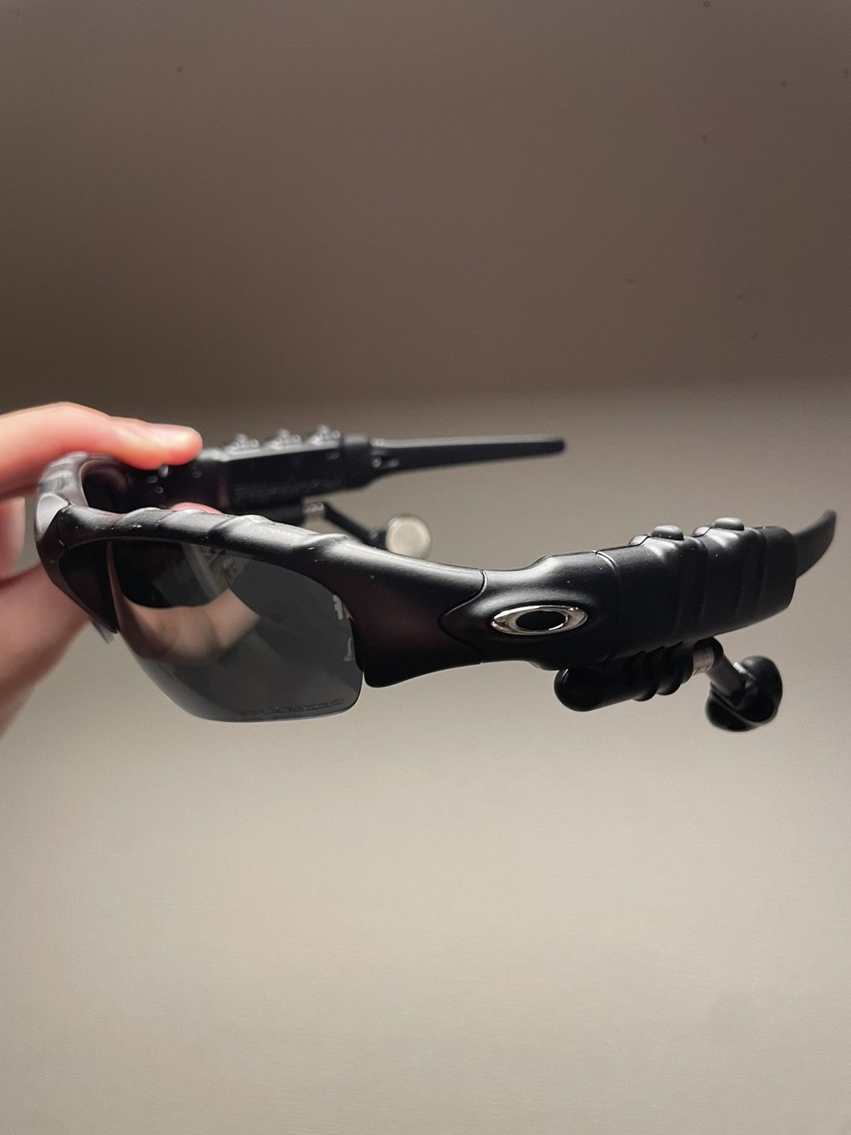 Oakley OAKLEY THUMO 256MB MOTOROLA MP3 SUNGLASSES Size ONE SIZE - 2 Thumbnail