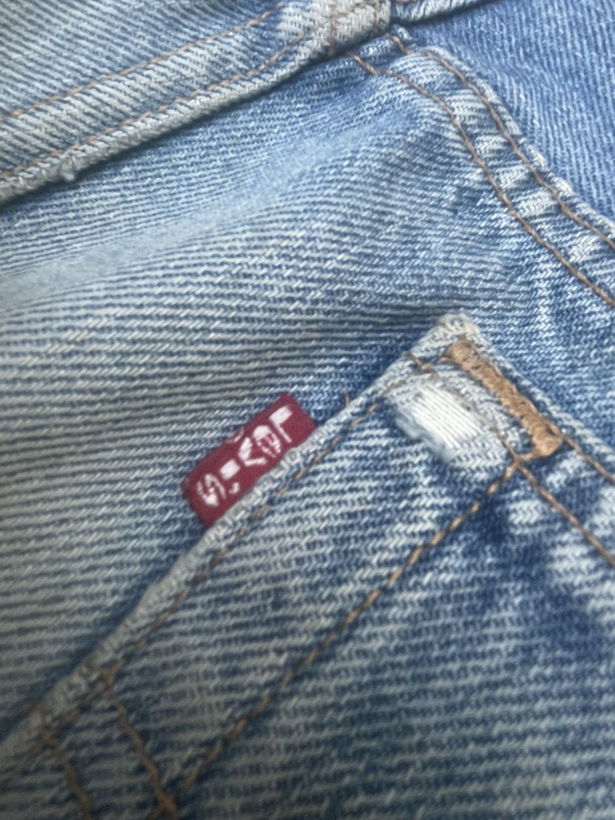 Levi's Vintage Clothing Vintage 1994 Levis 501XX Faded Distresed Size US 34 / EU 50 - 16 Thumbnail