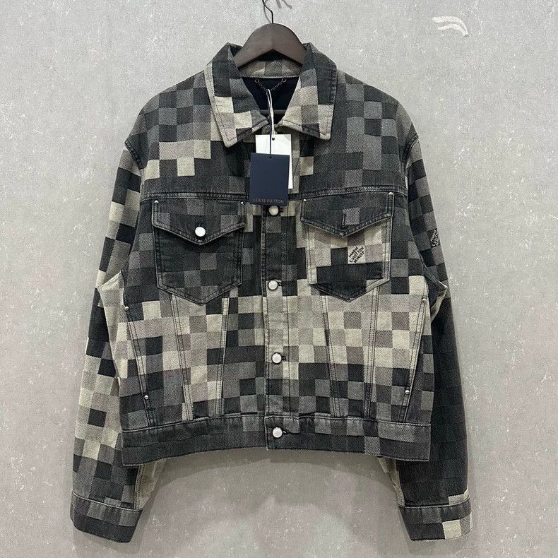 Louis Vuitton Louis Vuitton Checkerboard pearl denim jacket Size US L / EU 52-54 / 3 - 2 Thumbnail