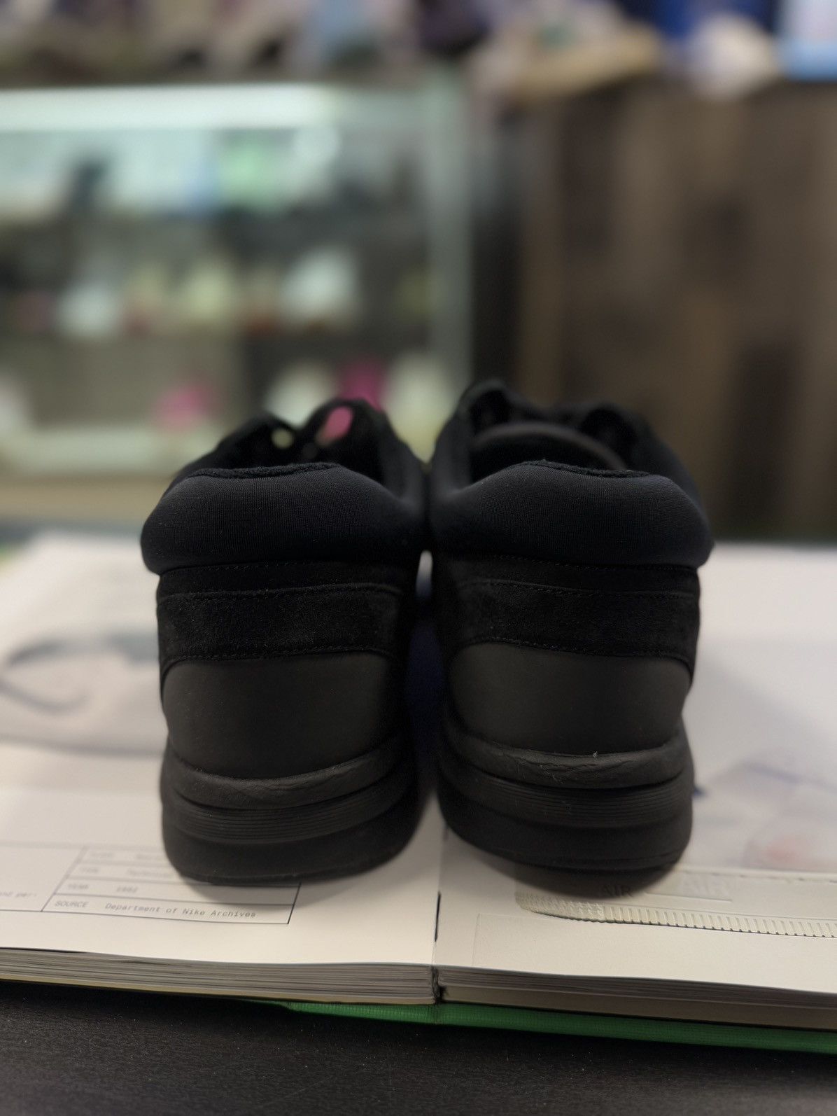 Chanel 38EU/8US - Chanel Interlocking CC Logo Suede Trainer Shoes Size US 8 / IT 38 - 7 Thumbnail