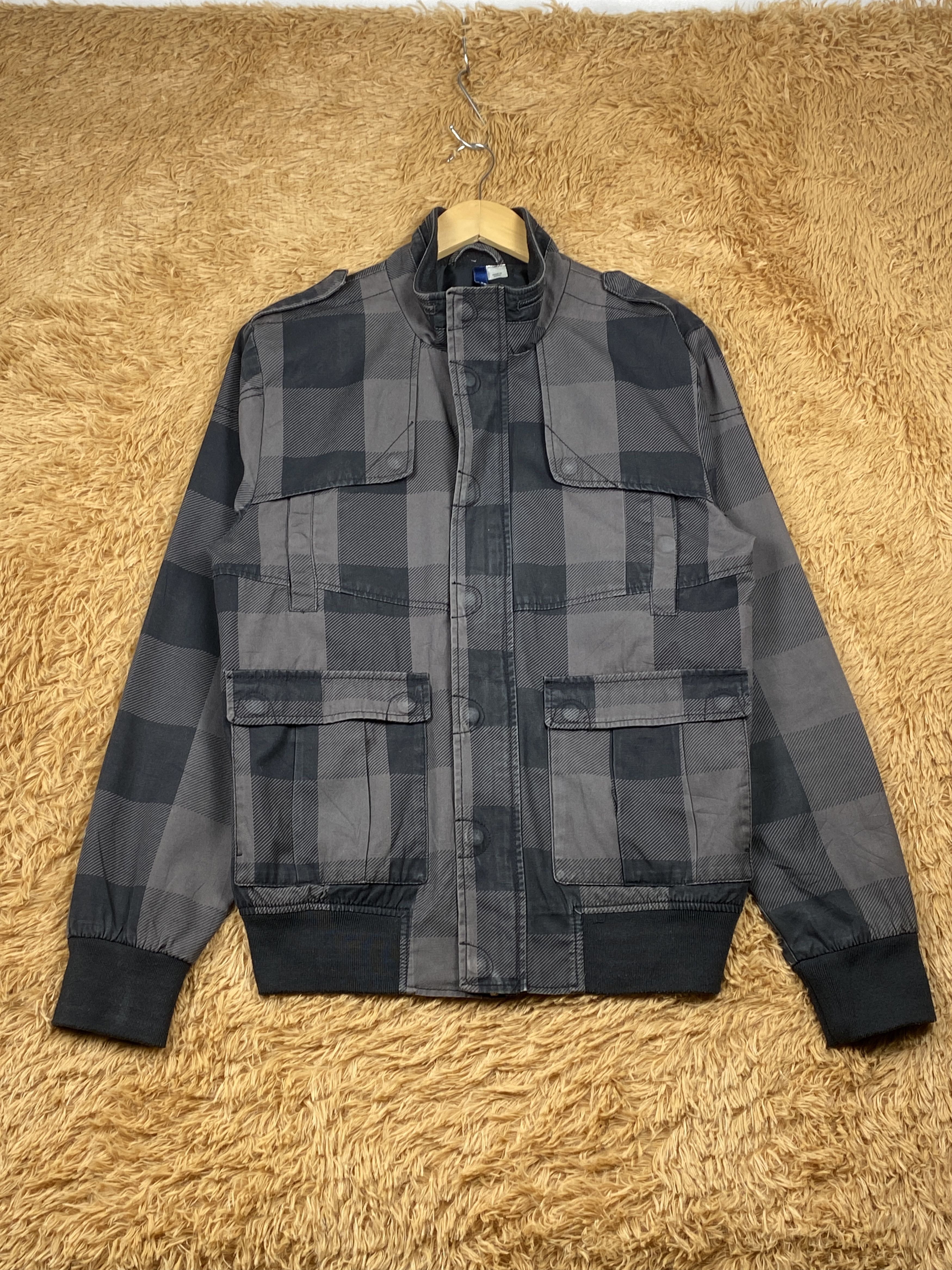 image of Vintage Flannel Zip Up Jacket in Black, Men's (Size Small)