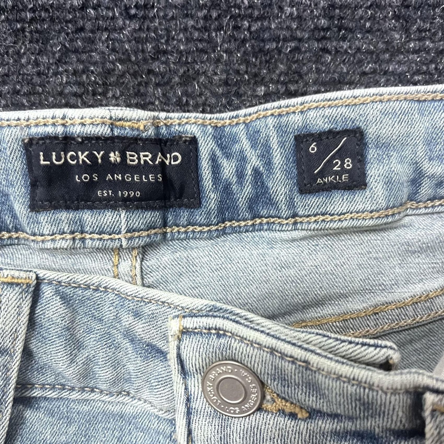 Lucky Brand Lucky Brand Jeans Womens 6 28 Light Wash Distressed Ankle Skinny Raw Hem Denim Shirt Size 28" / US 6 / IT 42 - 3 Thumbnail