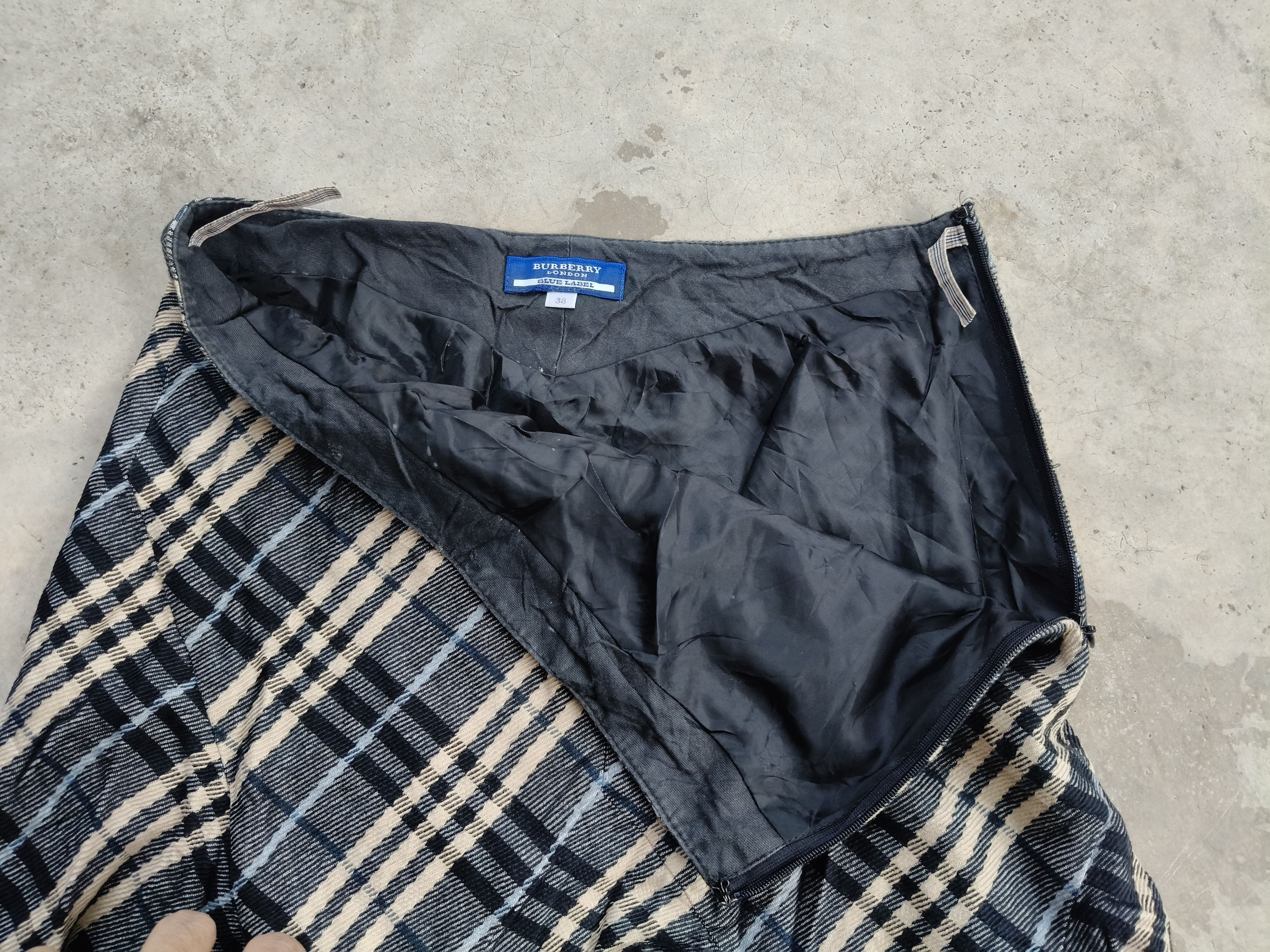 Burberry Burberry Blue Label Mini Skirt Size 26" / US 2 / IT 38 - 3 Thumbnail