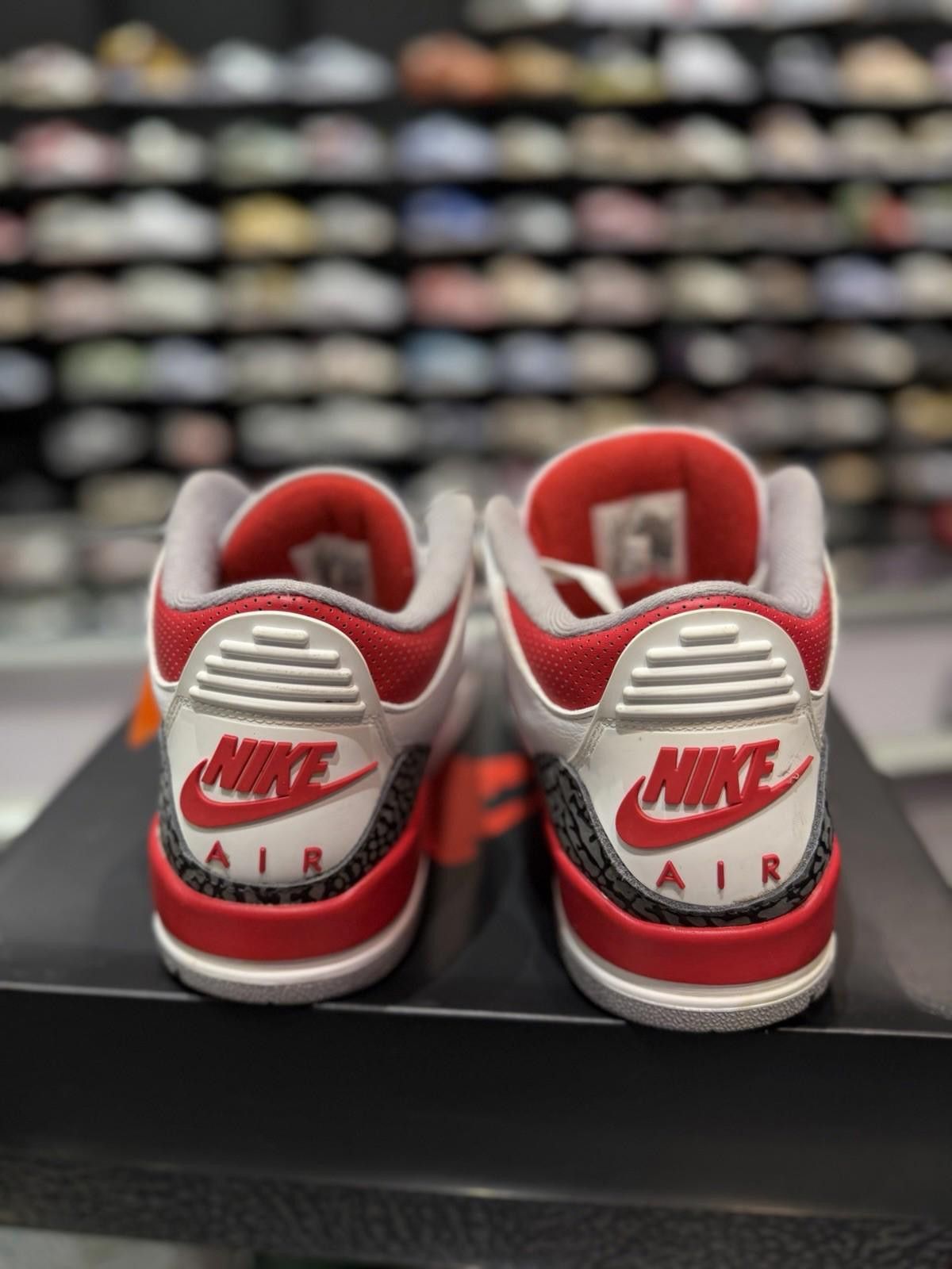 Jordan Brand Jordan 3 Retro Fire Red 2022 Size 9.5 Pre-Owned Pre-Owned Size US 9.5 / EU 42-43 - 10 Thumbnail