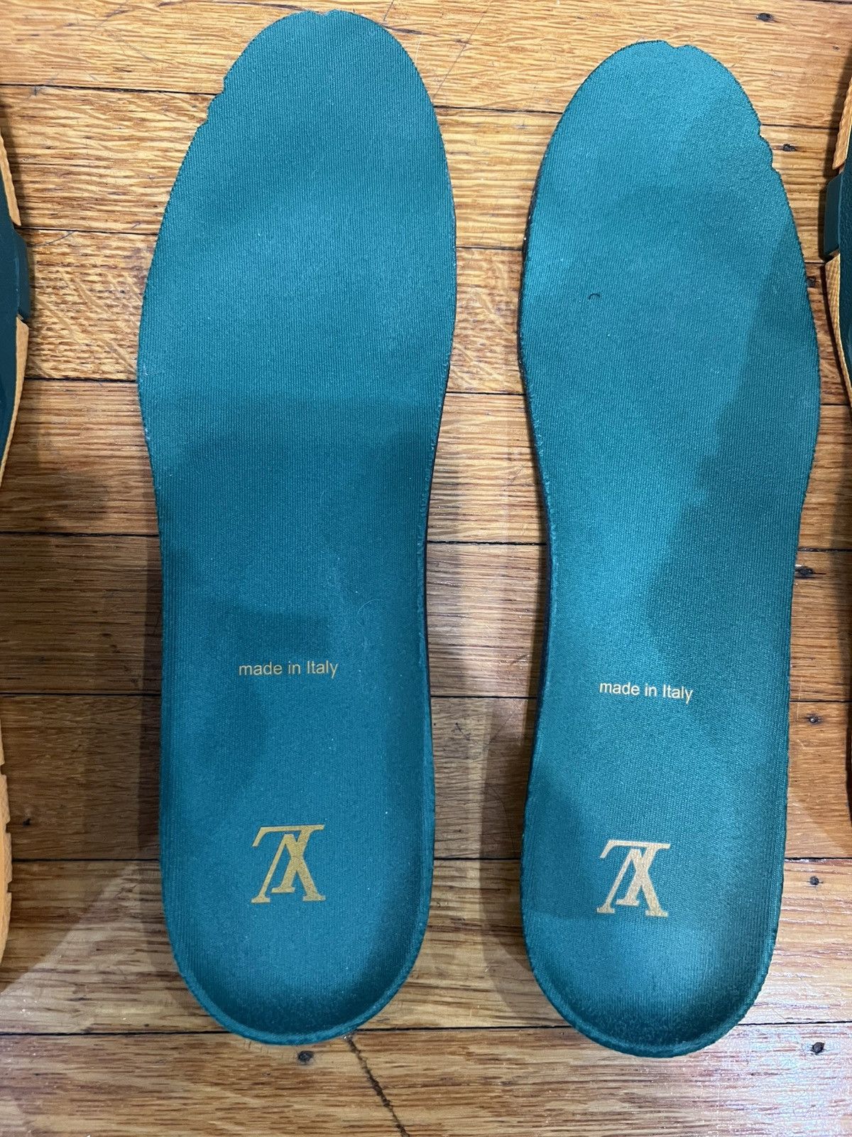 Louis Vuitton Louis Vuitton x Virgil Abloh “College Green” Trainer LV10 Size US 11 / EU 44 - 18 Thumbnail