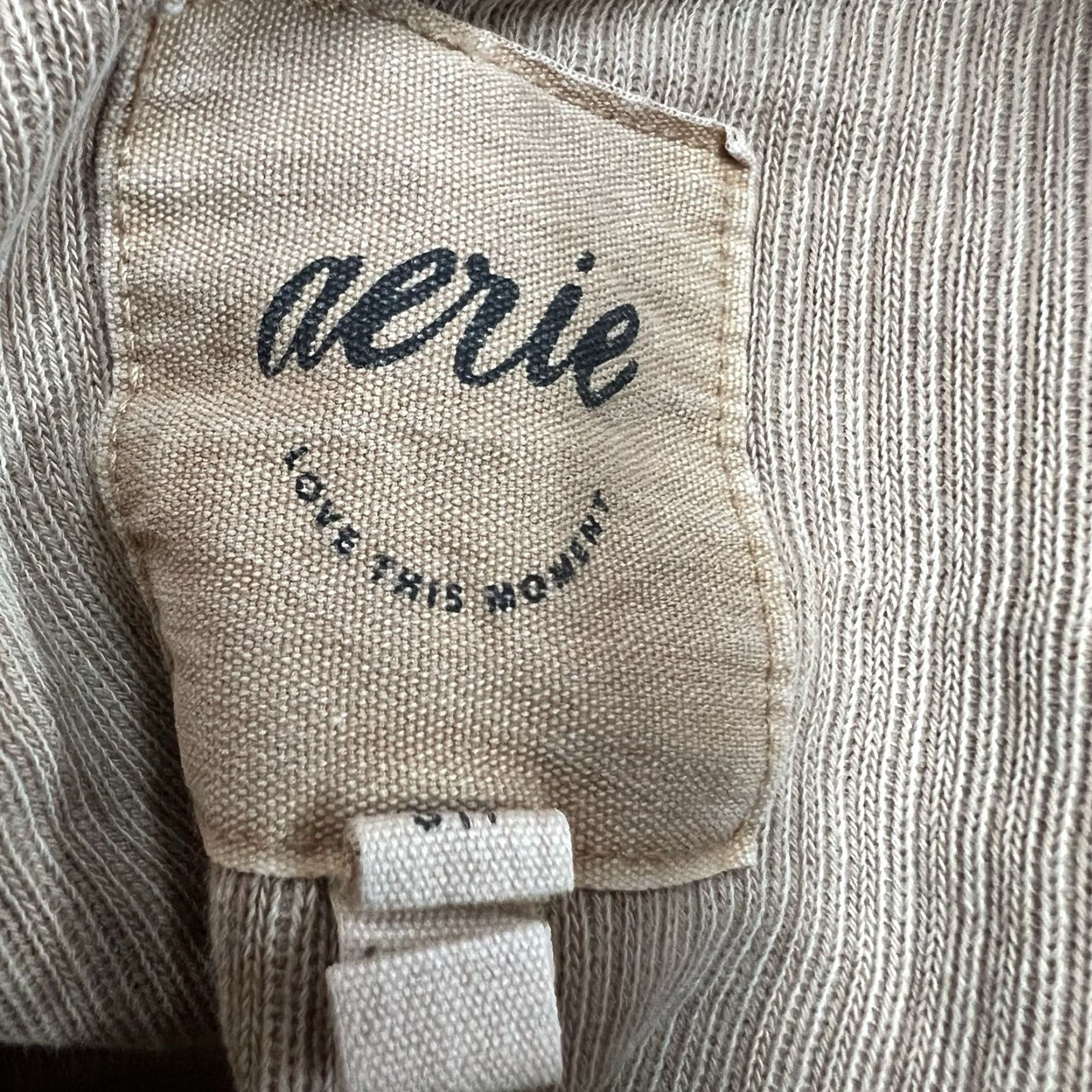 Vintage Aerie Hooded Sweatshirt 1/4 Button-Up Womens S Tan Solid V-Neck Hooded Pullover Casual Activewear Women S Tan Sweatshirt Size S / US 4 / IT 40 - 7 Thumbnail