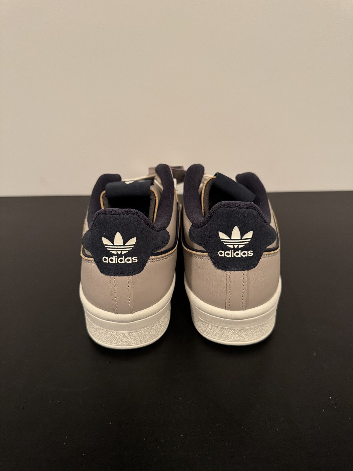 Adidas ADIDAS RIVALRY 86 LOW ALUMINA BLUE SPARK Size US 9 / EU 42 - 4 Thumbnail