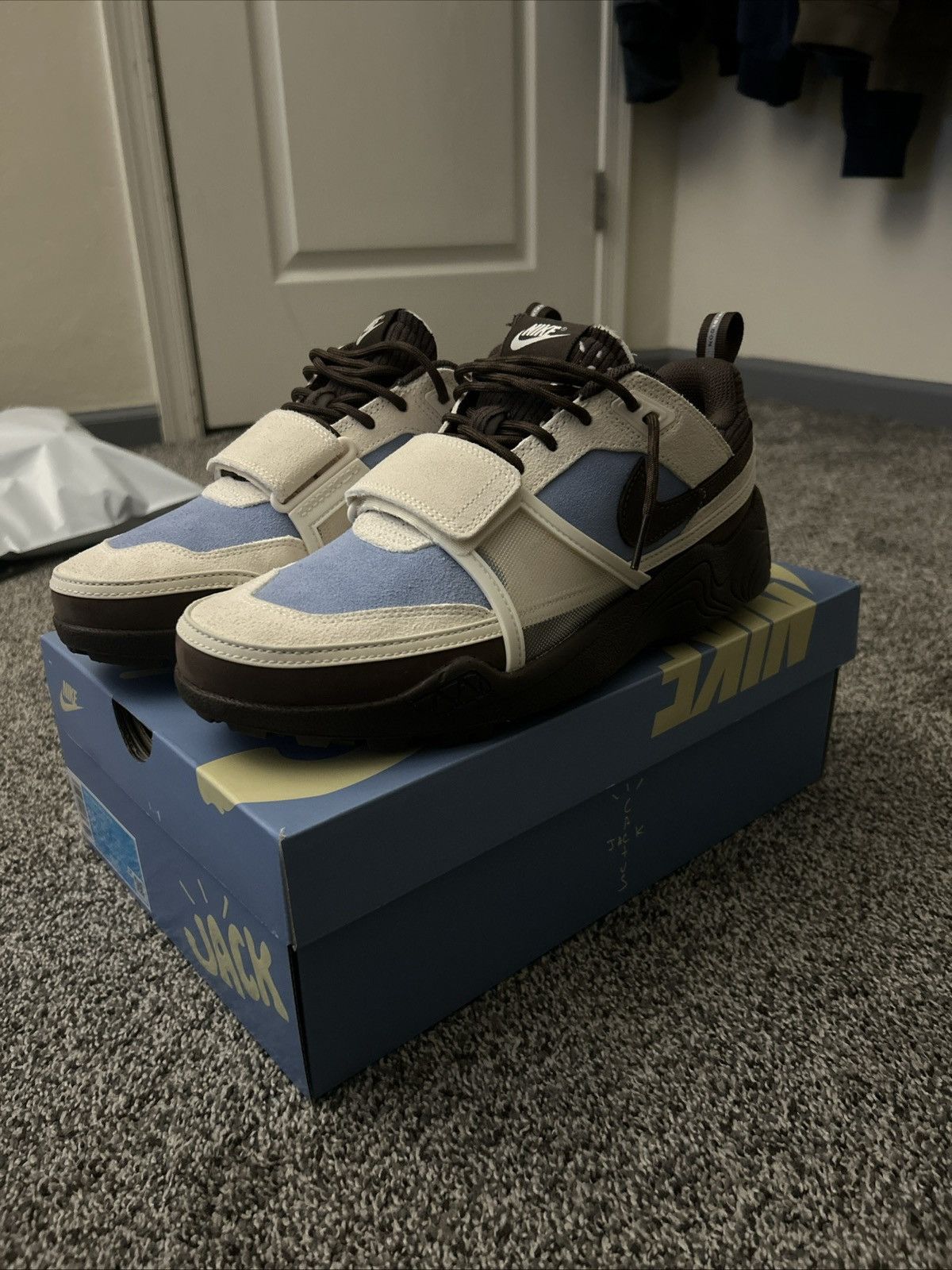 Nike × Travis Scott Travis Scott Cactus Jack Nike Zoom Field Jaxx Leche Blue Size US 8.5 / EU 41-42 - 1 Thumbnail