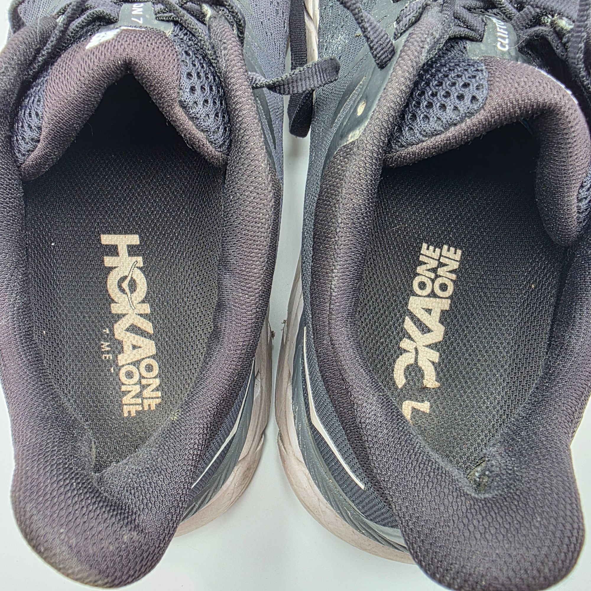 Hoka Hoka One One Clifton 7 Mens Size 10 Black White Athletic Sho Size US 10 / EU 43 - 6 Thumbnail