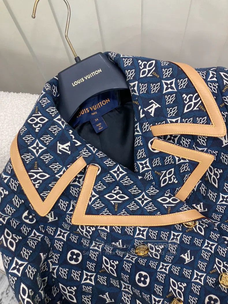 Louis Vuitton Louis Vuitton 1854 double-breasted trench coat Size XXS / US 00 / IT 34 - 3 Thumbnail