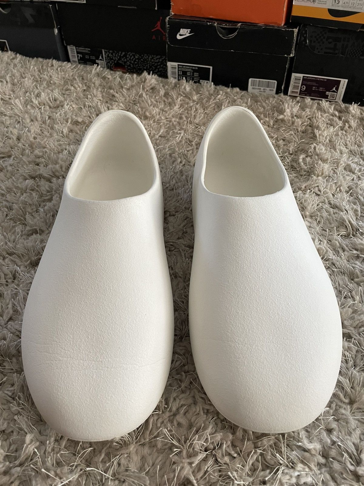 Yeezy Yeezy SL - 01 Slippers White Size US 13 / EU 46 - 1 Thumbnail