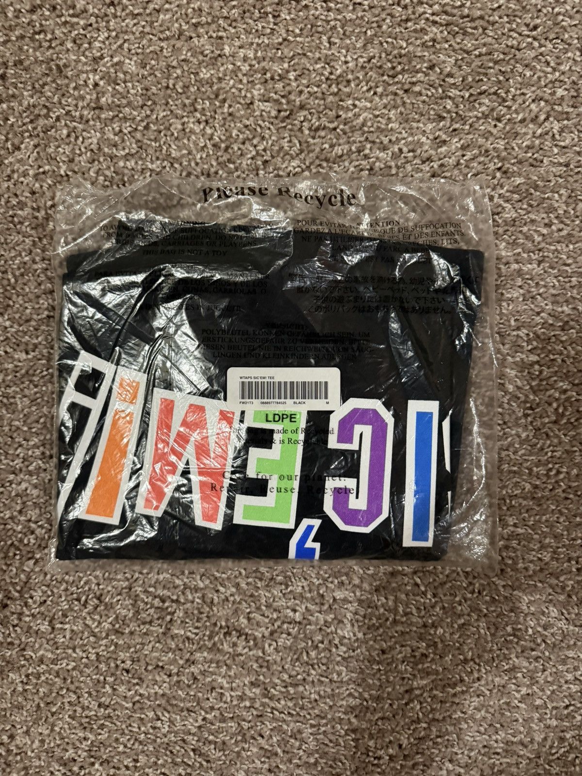 Supreme × Wtaps FW21 Supreme WTAPS Sic’em! Tee Black Size US M / EU 48-50 / 2 - 2 Thumbnail