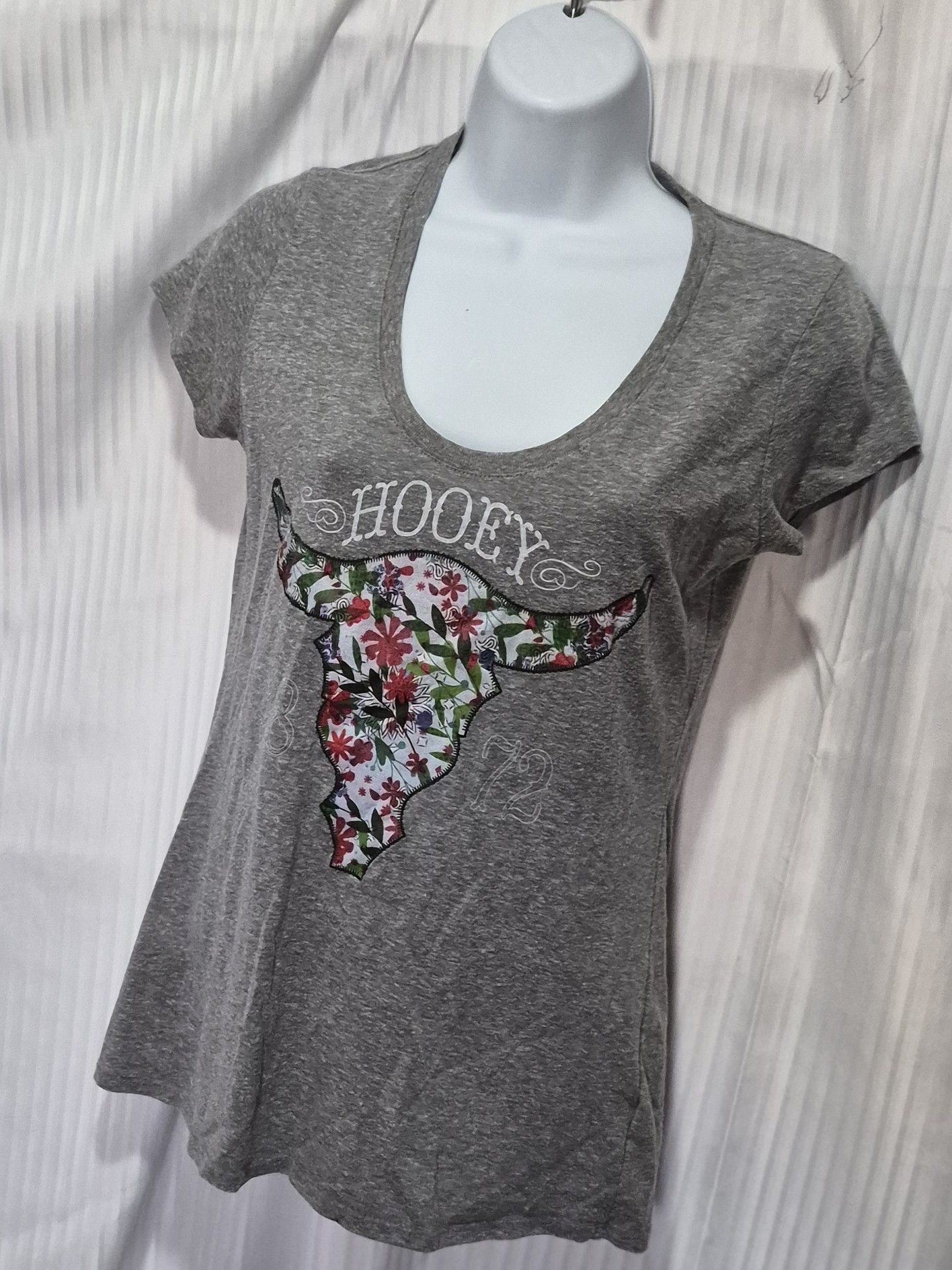 Other HOOEY S Women's Gray Scoop Tee with Floral Longhorn Applique Size S / US 4 / IT 40 - 2 Thumbnail