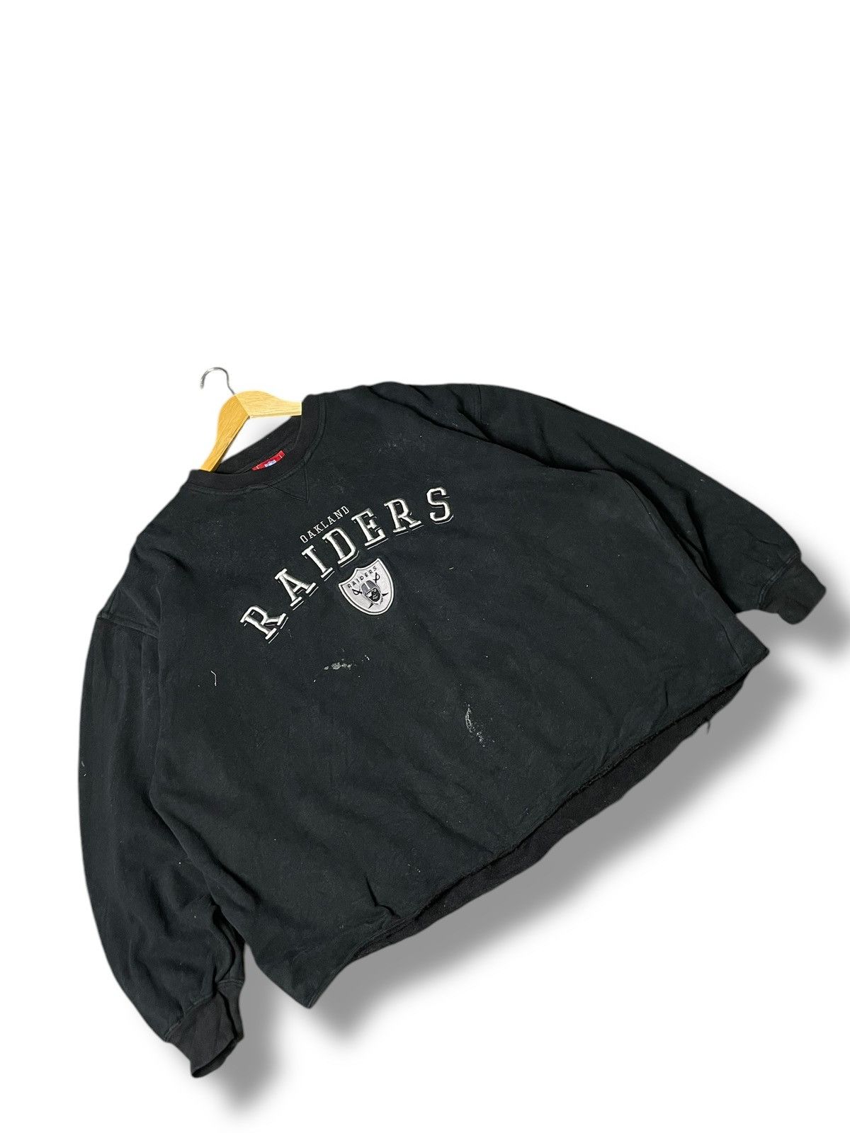 Japanese Brand × NFL × Vintage Vintage Oakland Raiders Embroidered Sweatshirt (80) Size US XL / EU 56 / 4 - 4 Thumbnail