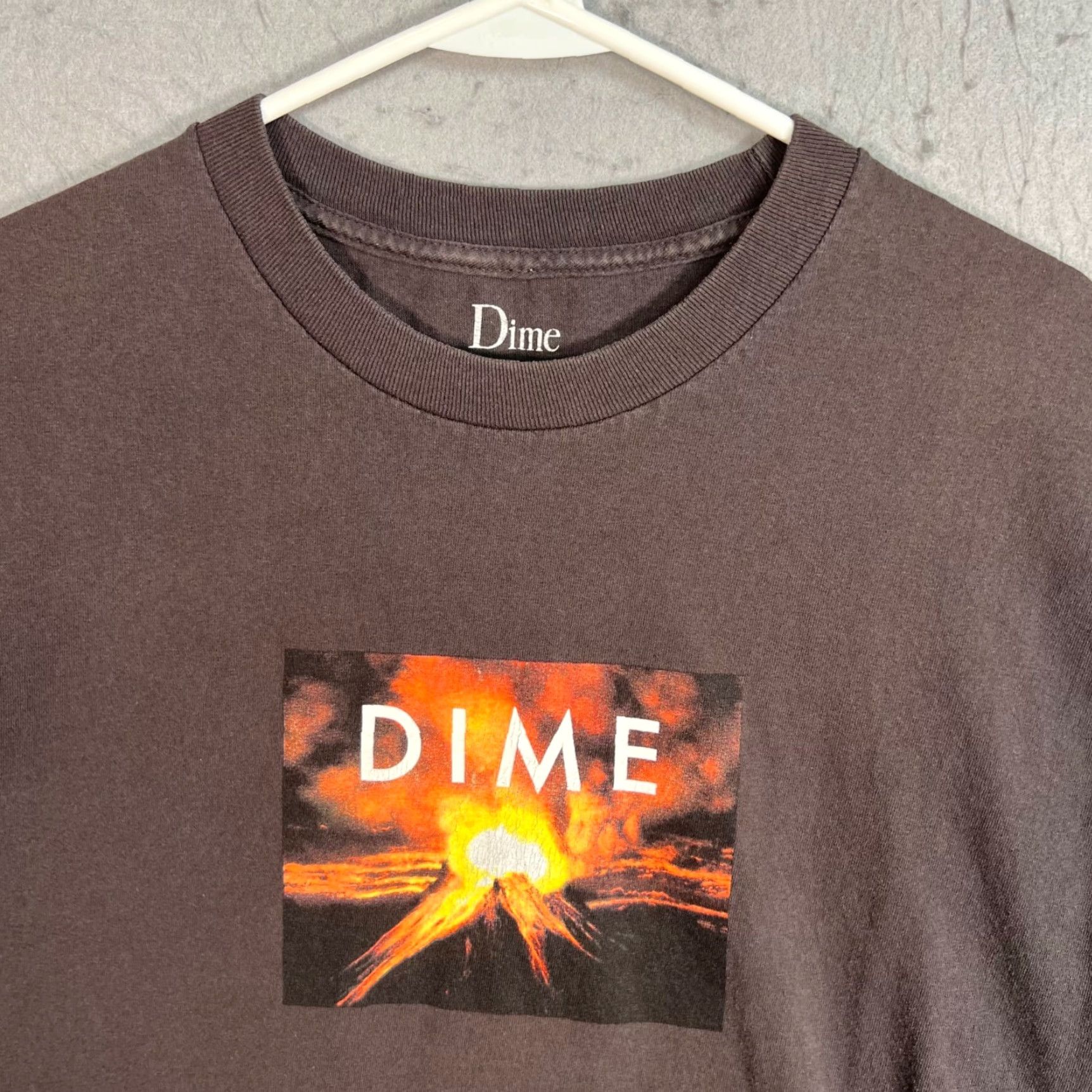 Dime Dime Skateboarding T-Shirt Mens Large Dark Grey Volcano Graphic 100% Cotton Shirt Short Sleeve Crew Neck Logo Vintage: No Size US L / EU 52-54 / 3 - 6 Thumbnail