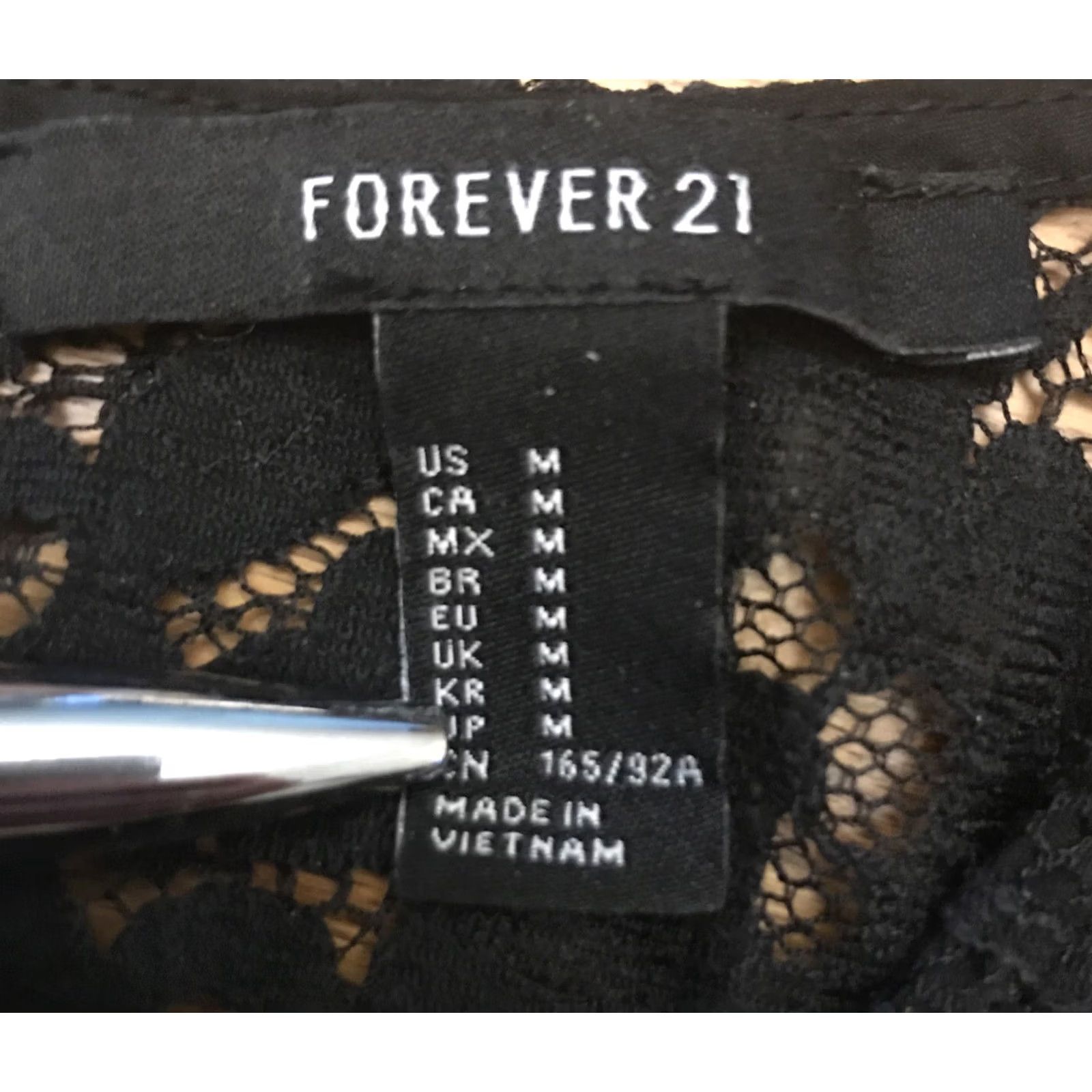 Forever 21 FOREVER 21 Blouse Shirt Juniors M Black Floral Lace Sheer Cap Sleeve Round Neck Grunge 90s 00s Women Size M / US 6-8 / IT 42-44 - 3 Thumbnail